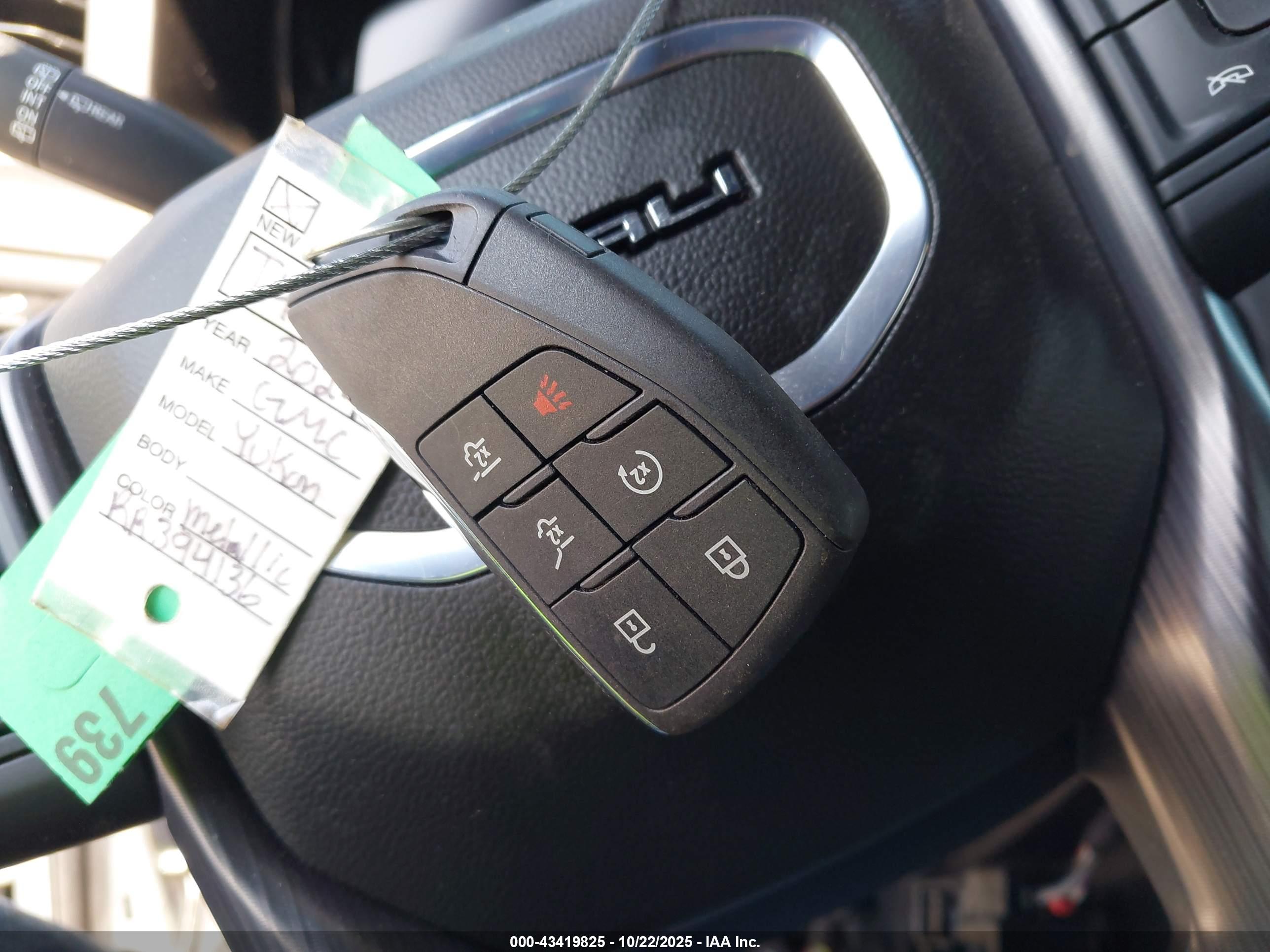 GMC YUKON image 11