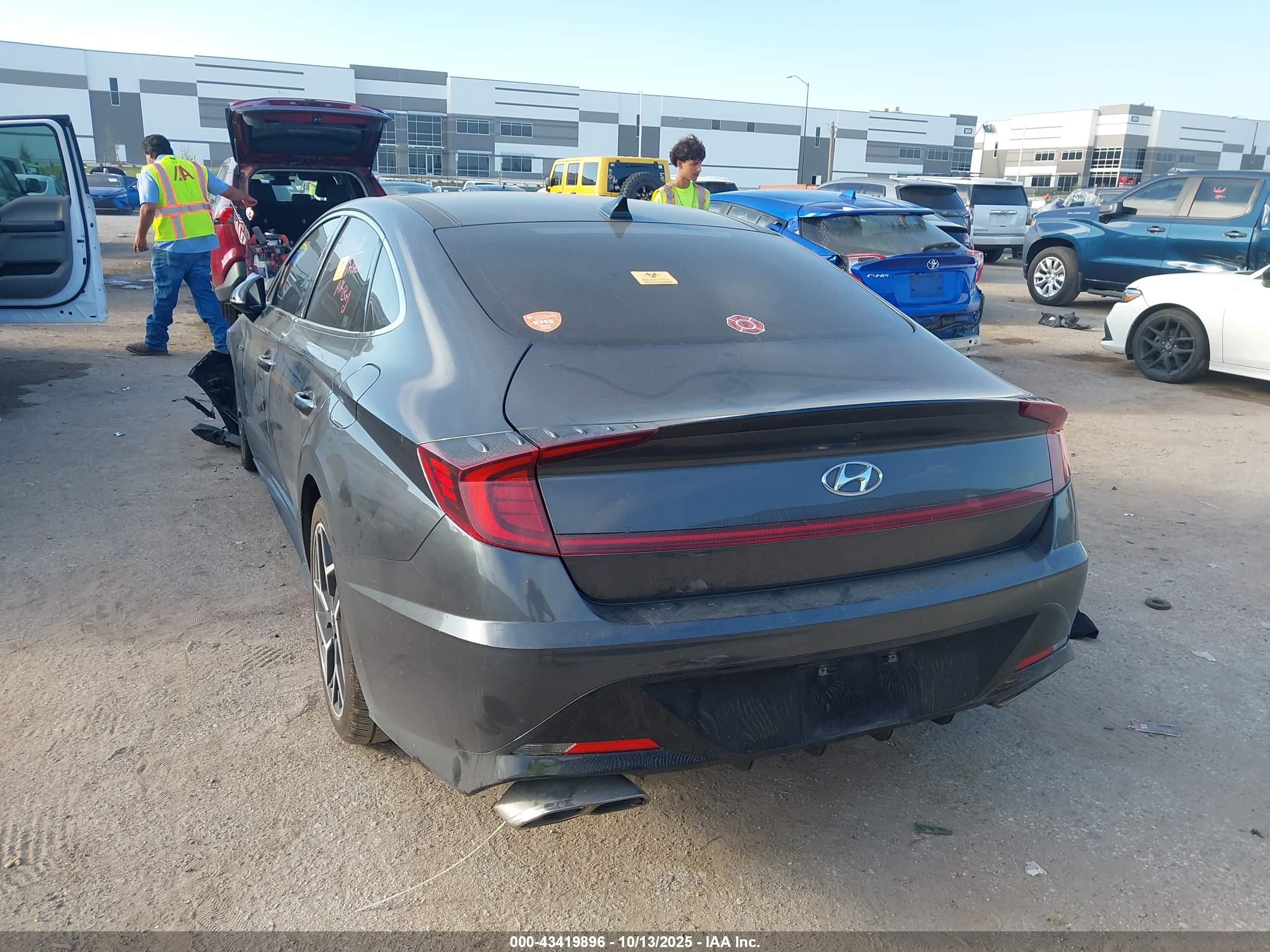 HYUNDAI SONATA image 3