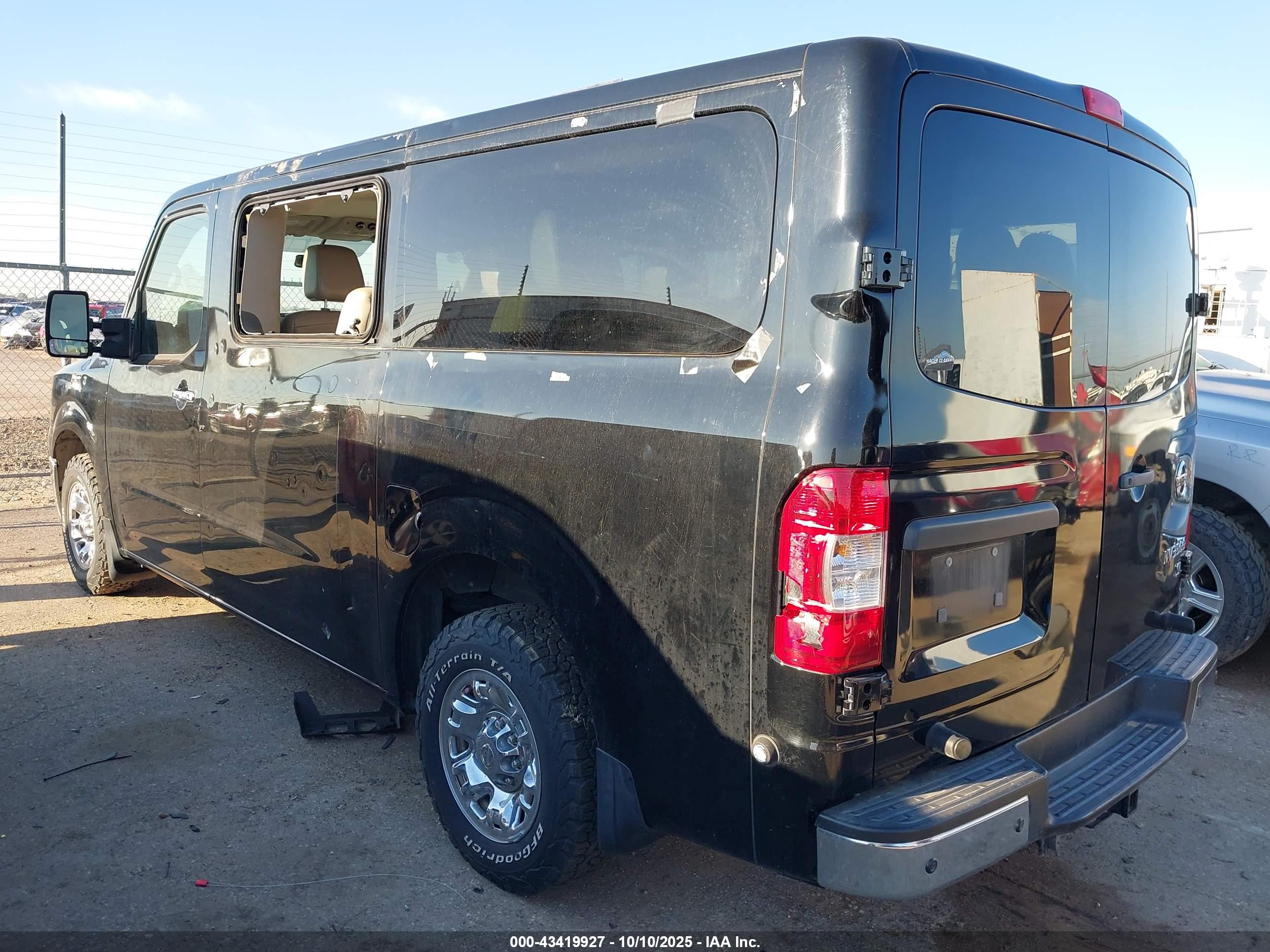 NISSAN NV image 3