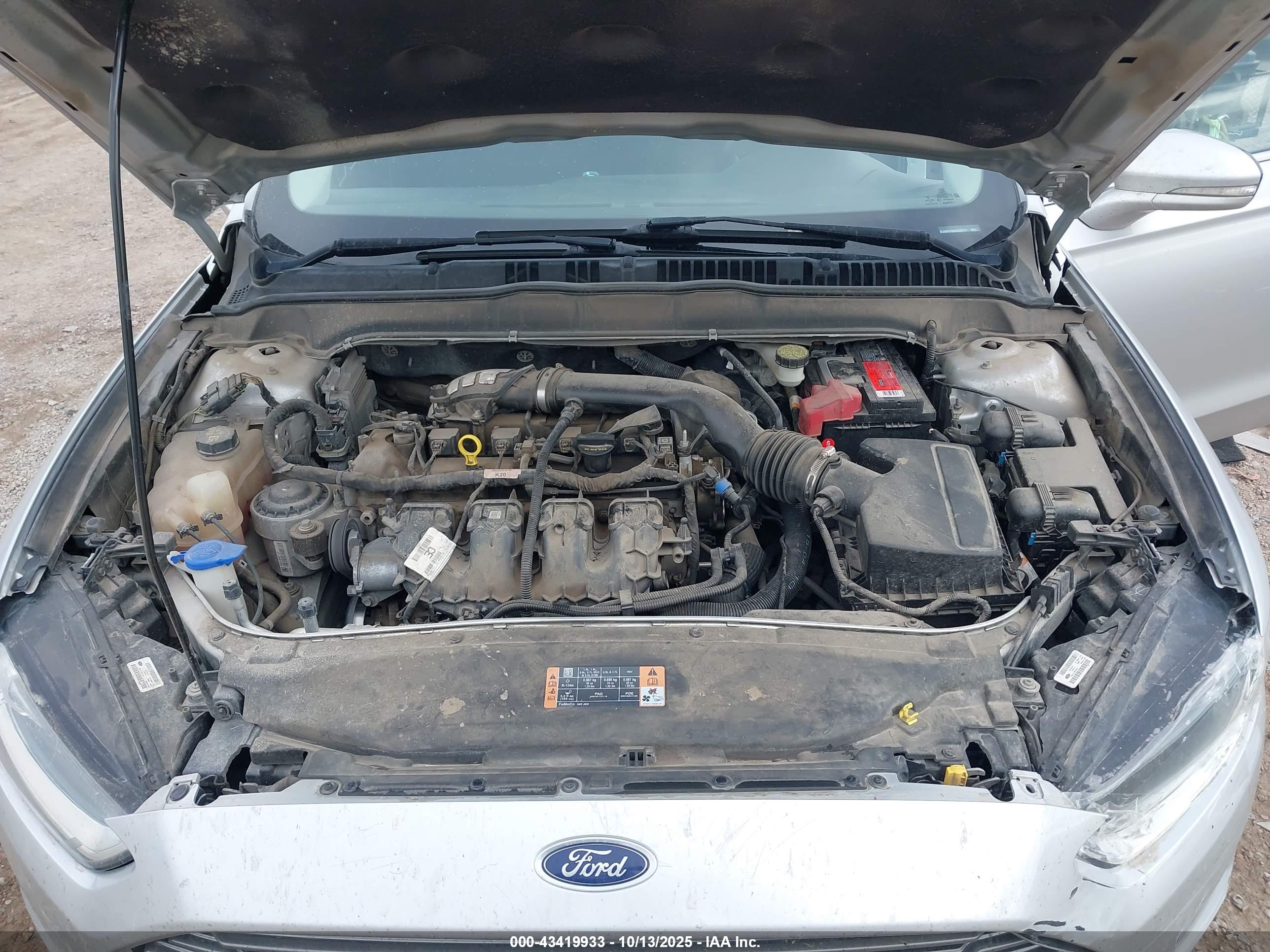 FORD FUSION image 10