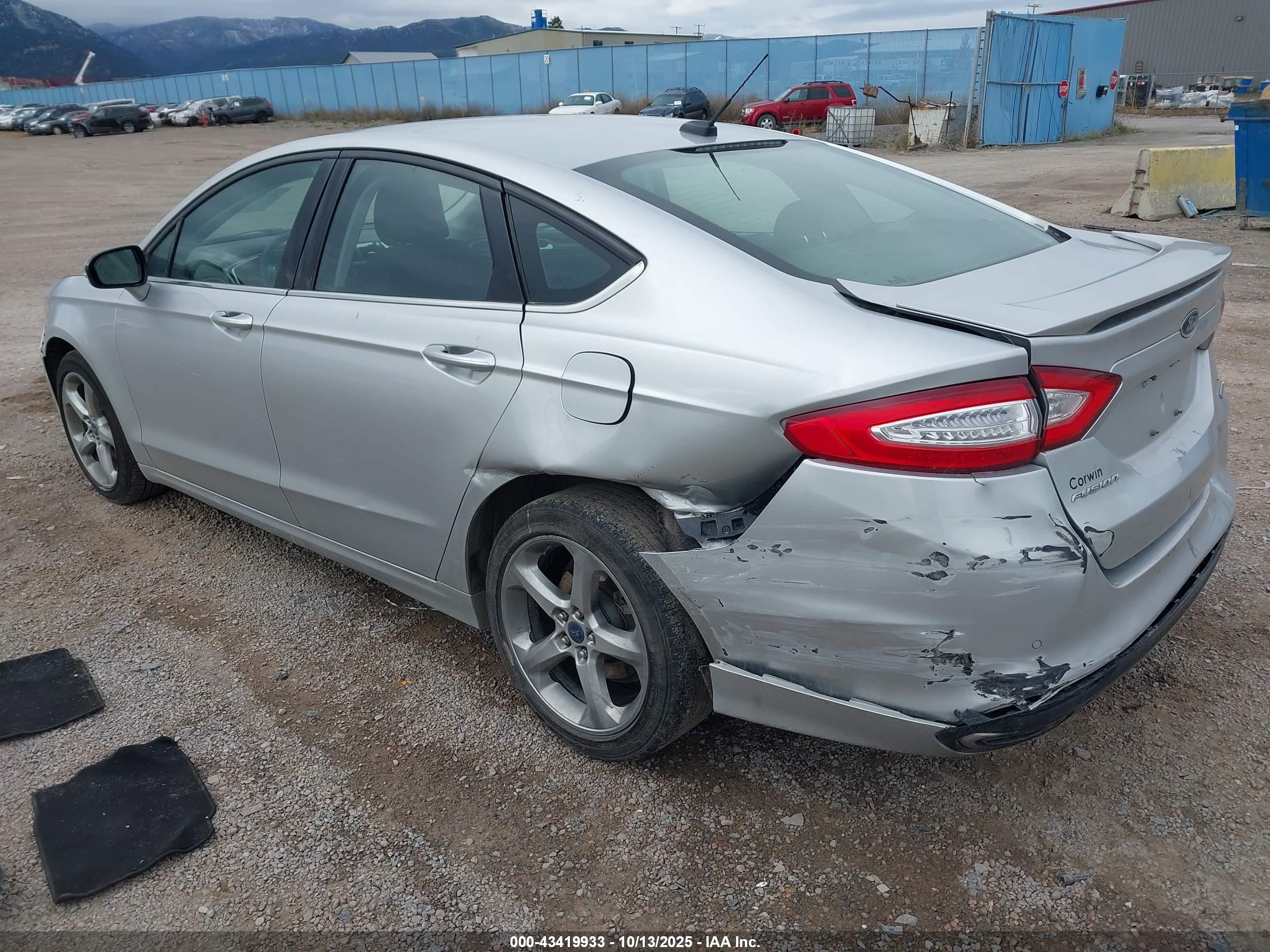 FORD FUSION image 3