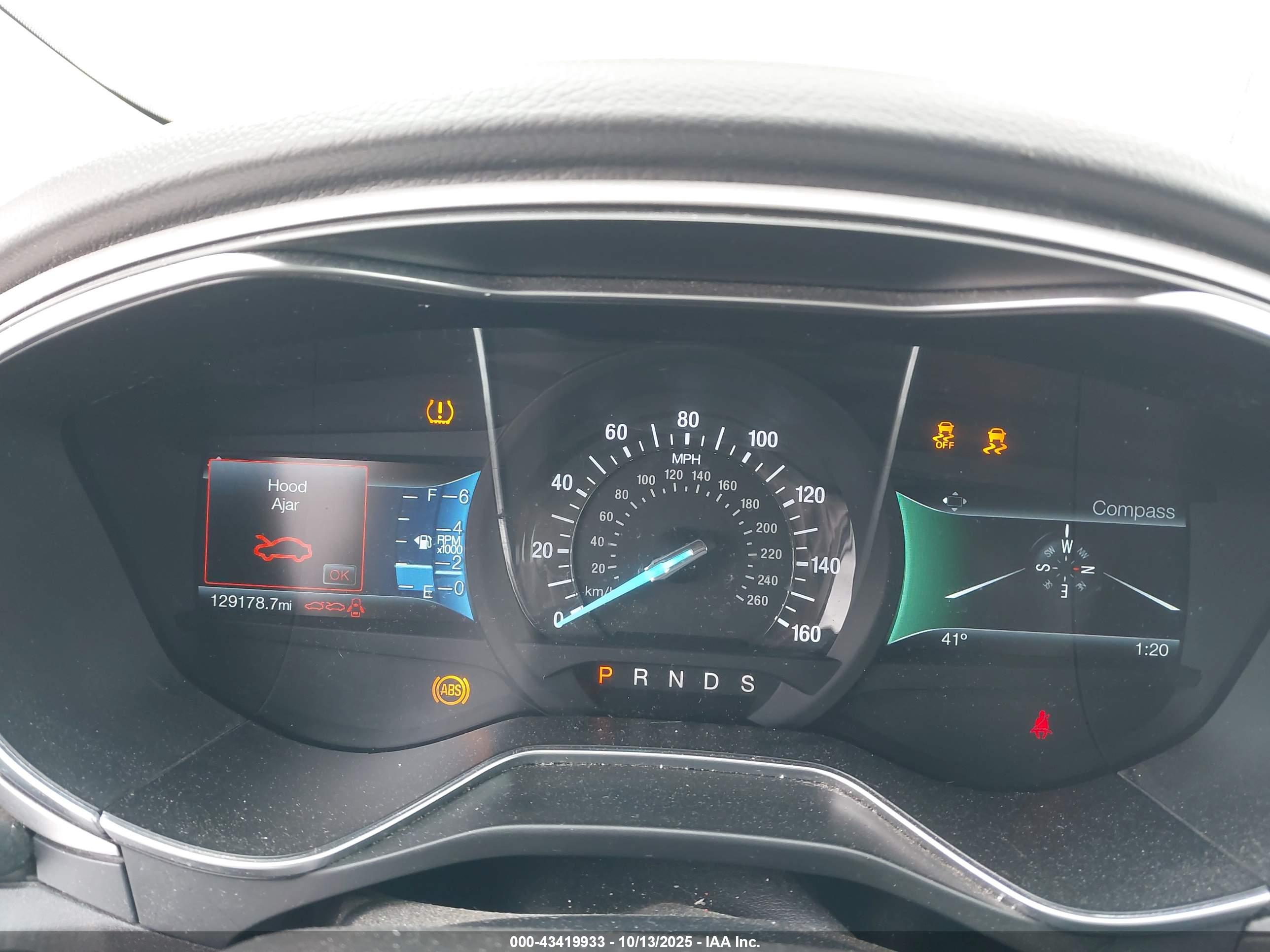 FORD FUSION image 7