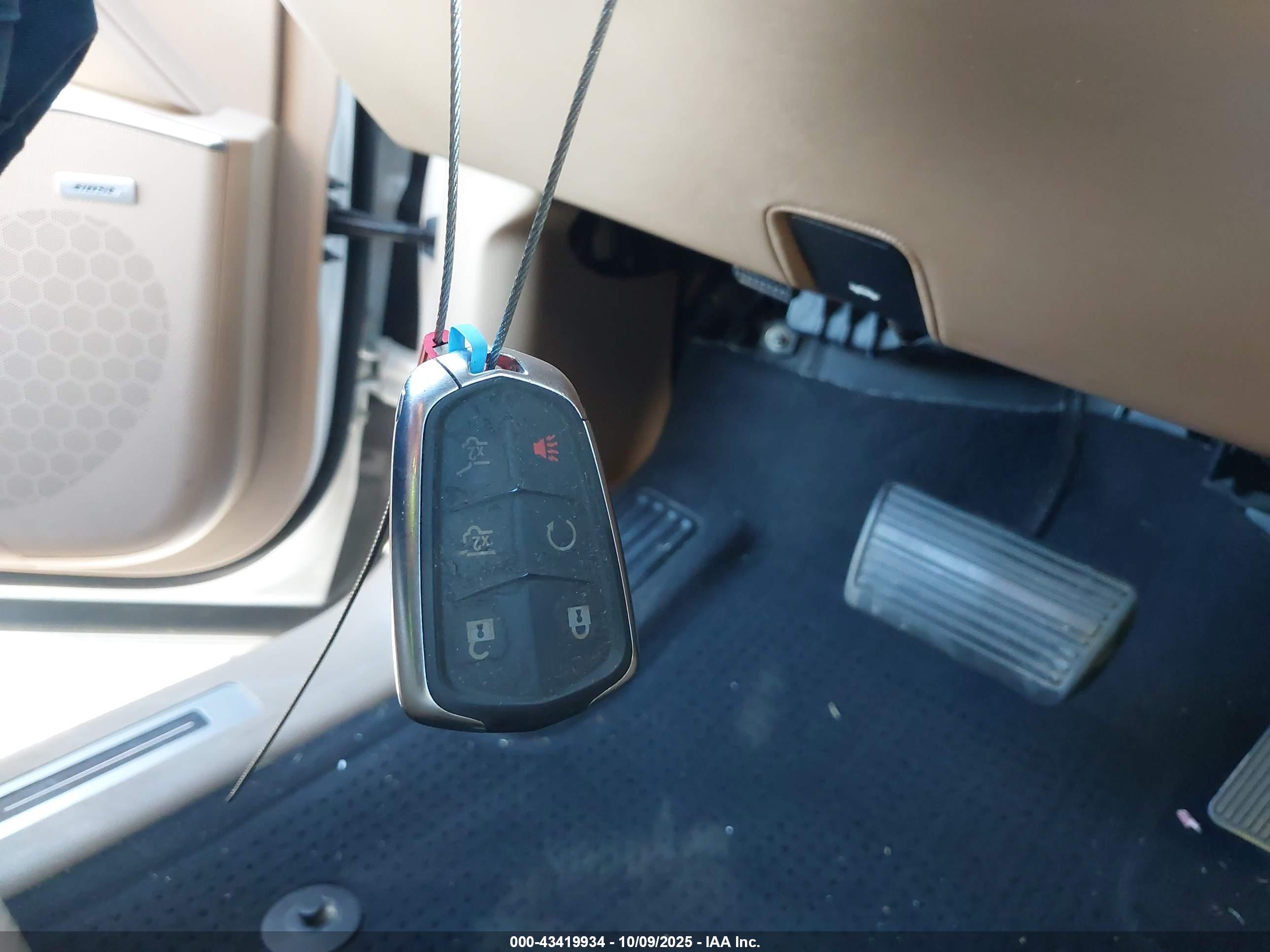 CADILLAC ESCALADE image 11