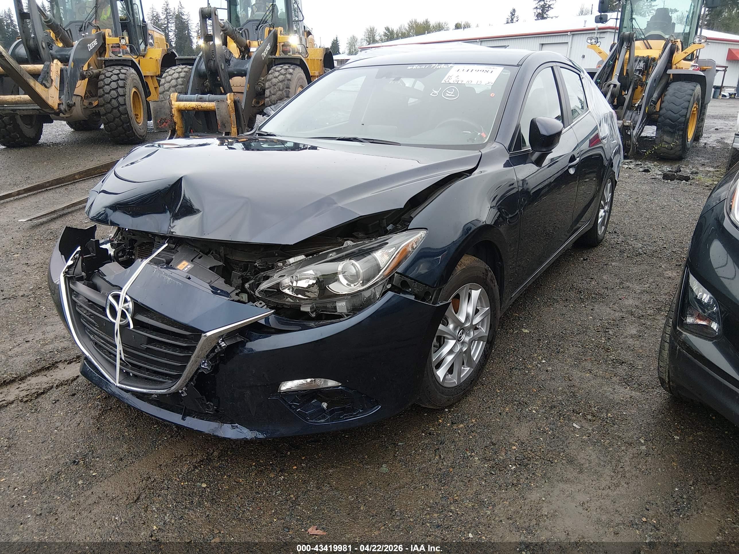 MAZDA MAZDA3 image 2