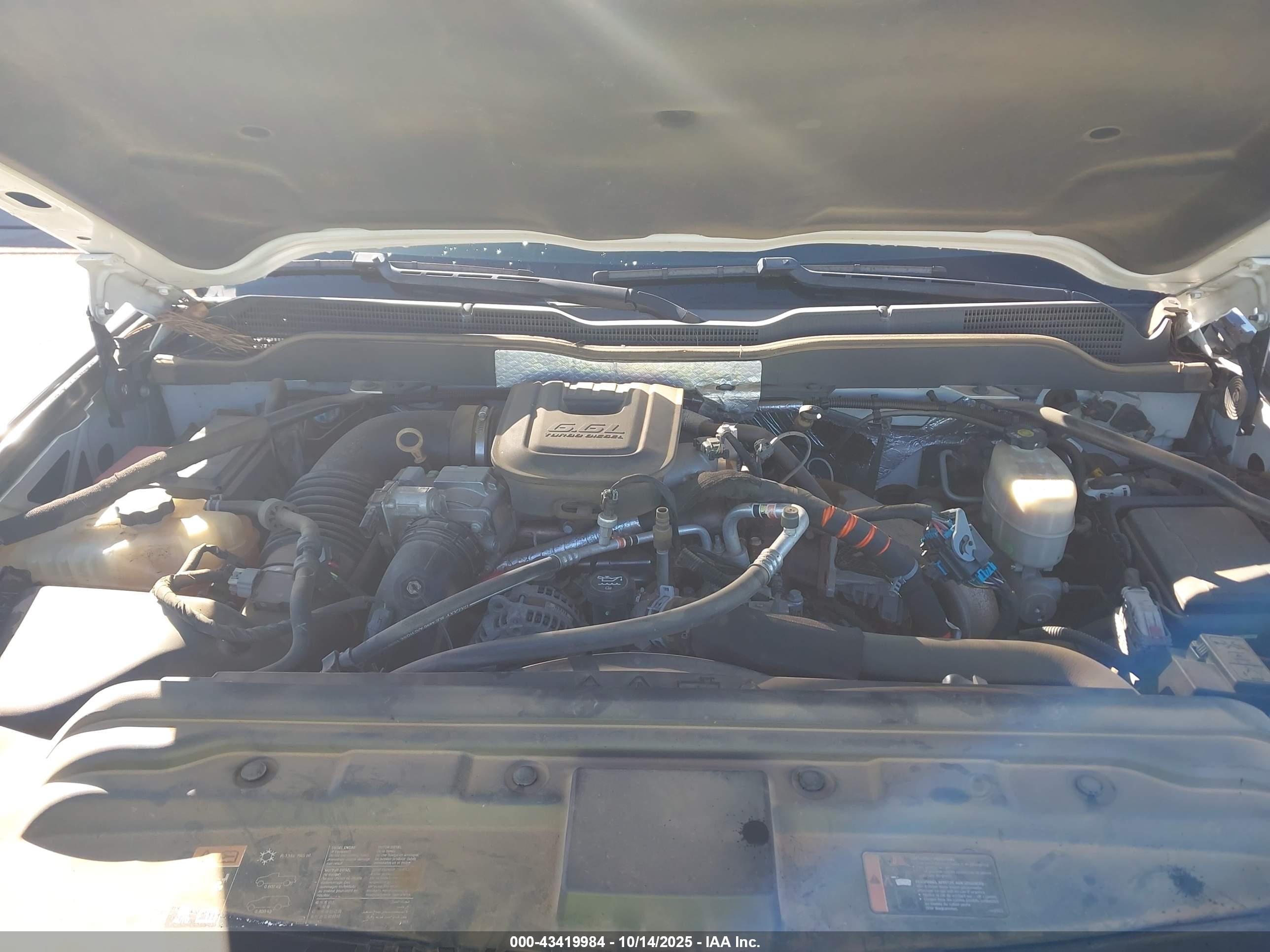 CHEVROLET SILVERADO image 10