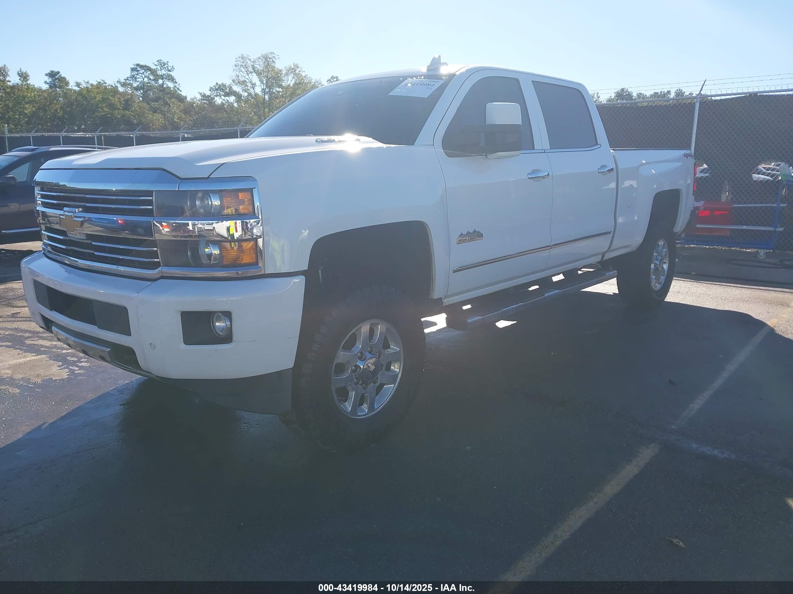 CHEVROLET SILVERADO image 2