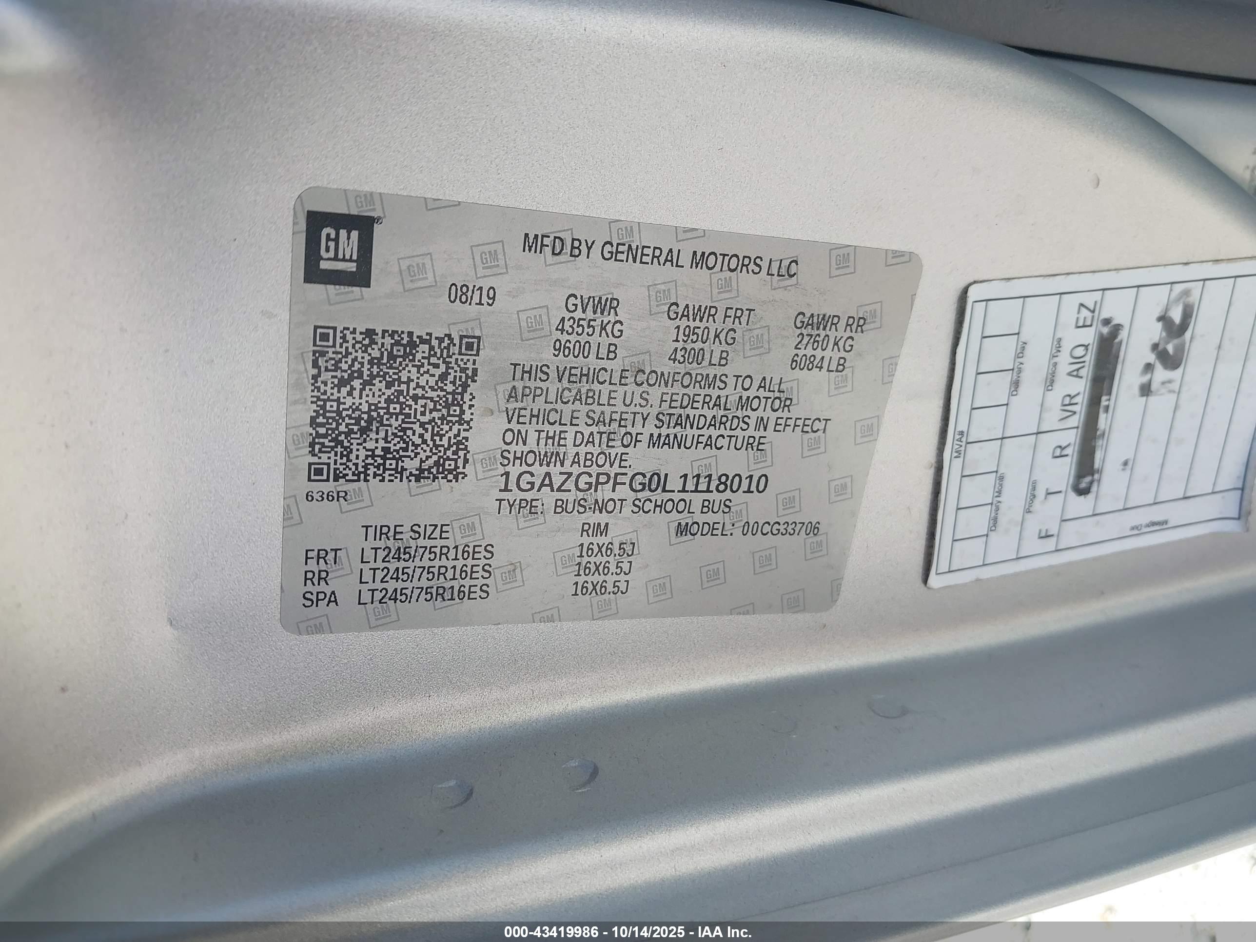 CHEVROLET EXPRESS image 9