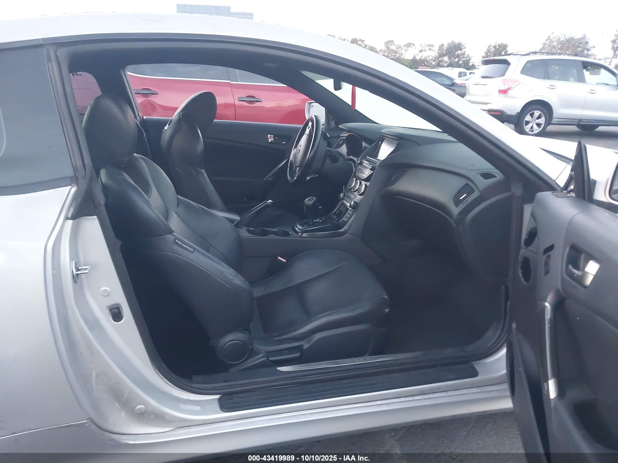 HYUNDAI GENESIS image 5