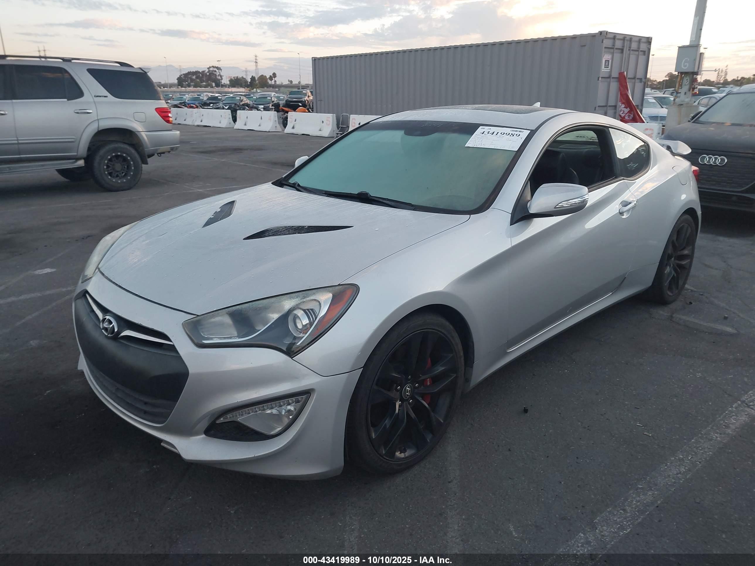 HYUNDAI GENESIS image 6