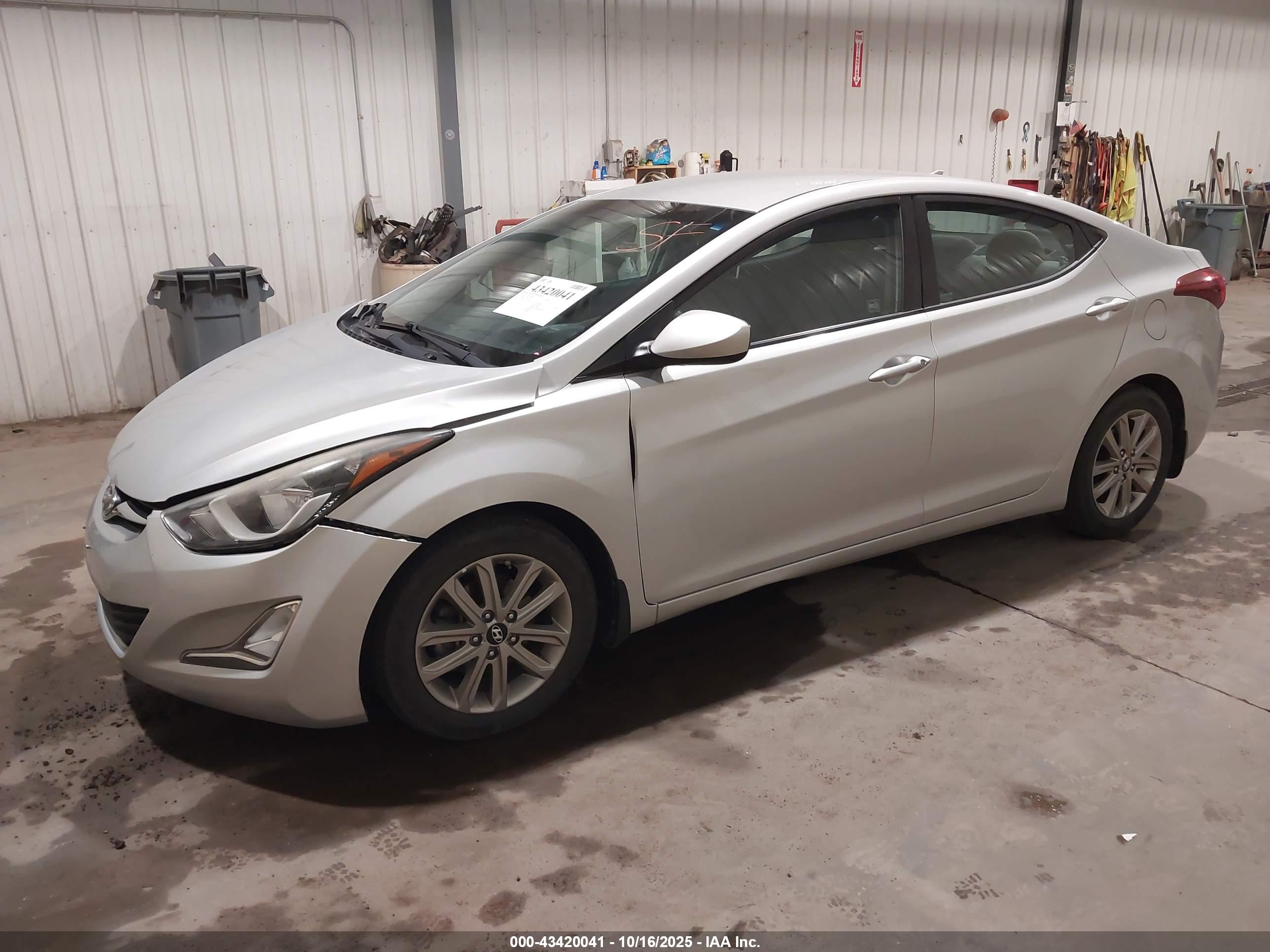 HYUNDAI ELANTRA image 2