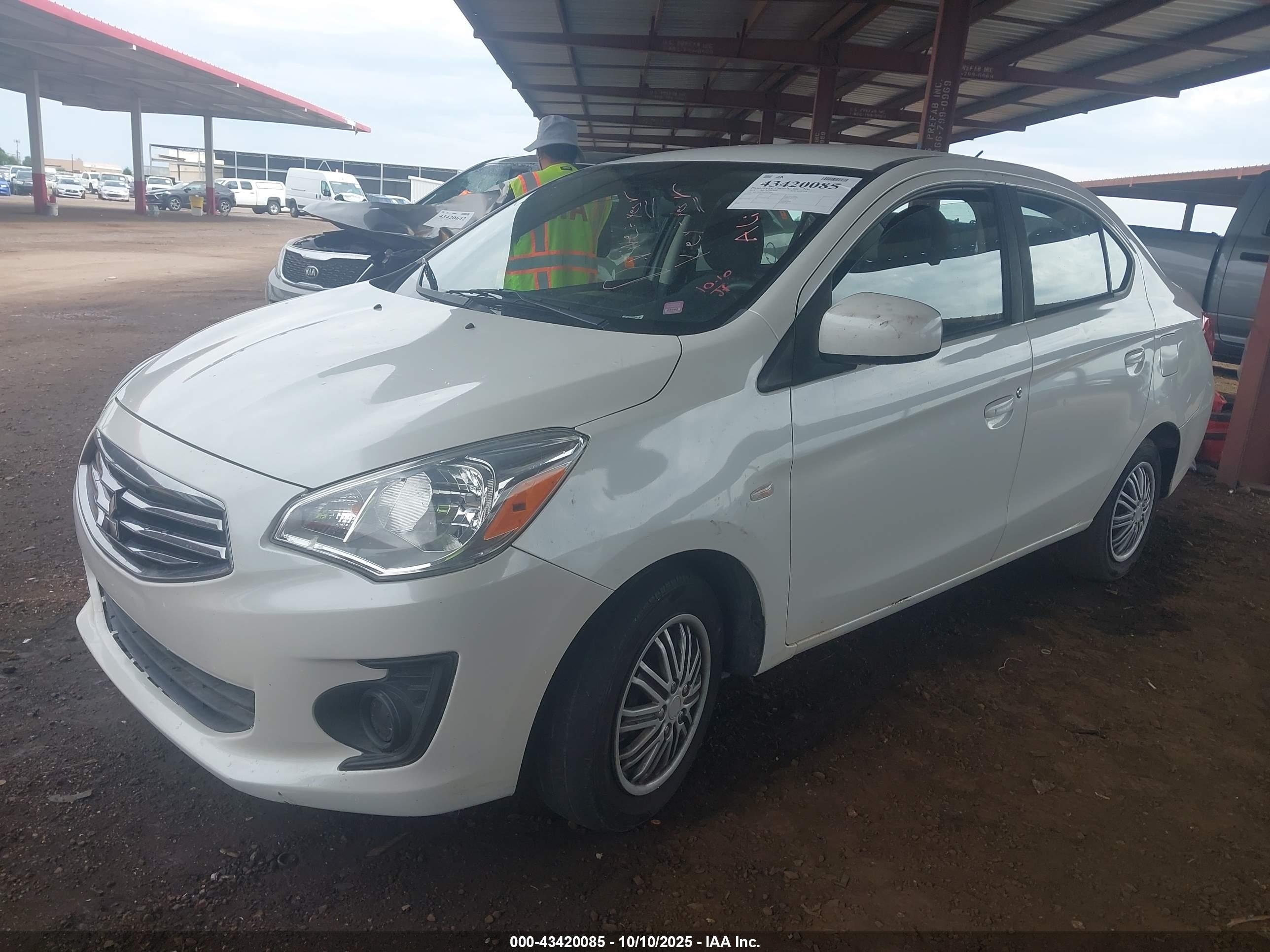 MITSUBISHI MIRAGE image 2