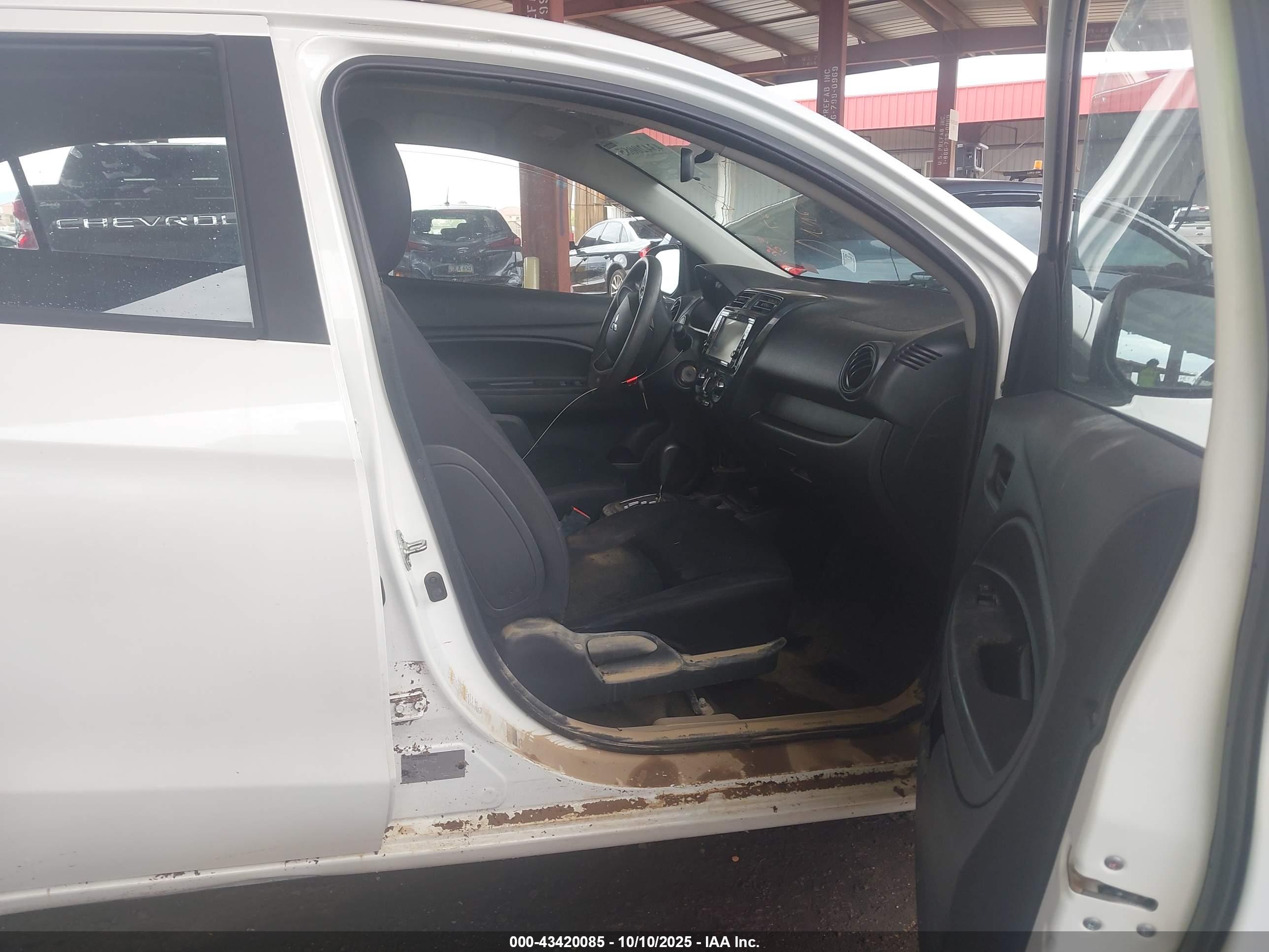 MITSUBISHI MIRAGE image 5
