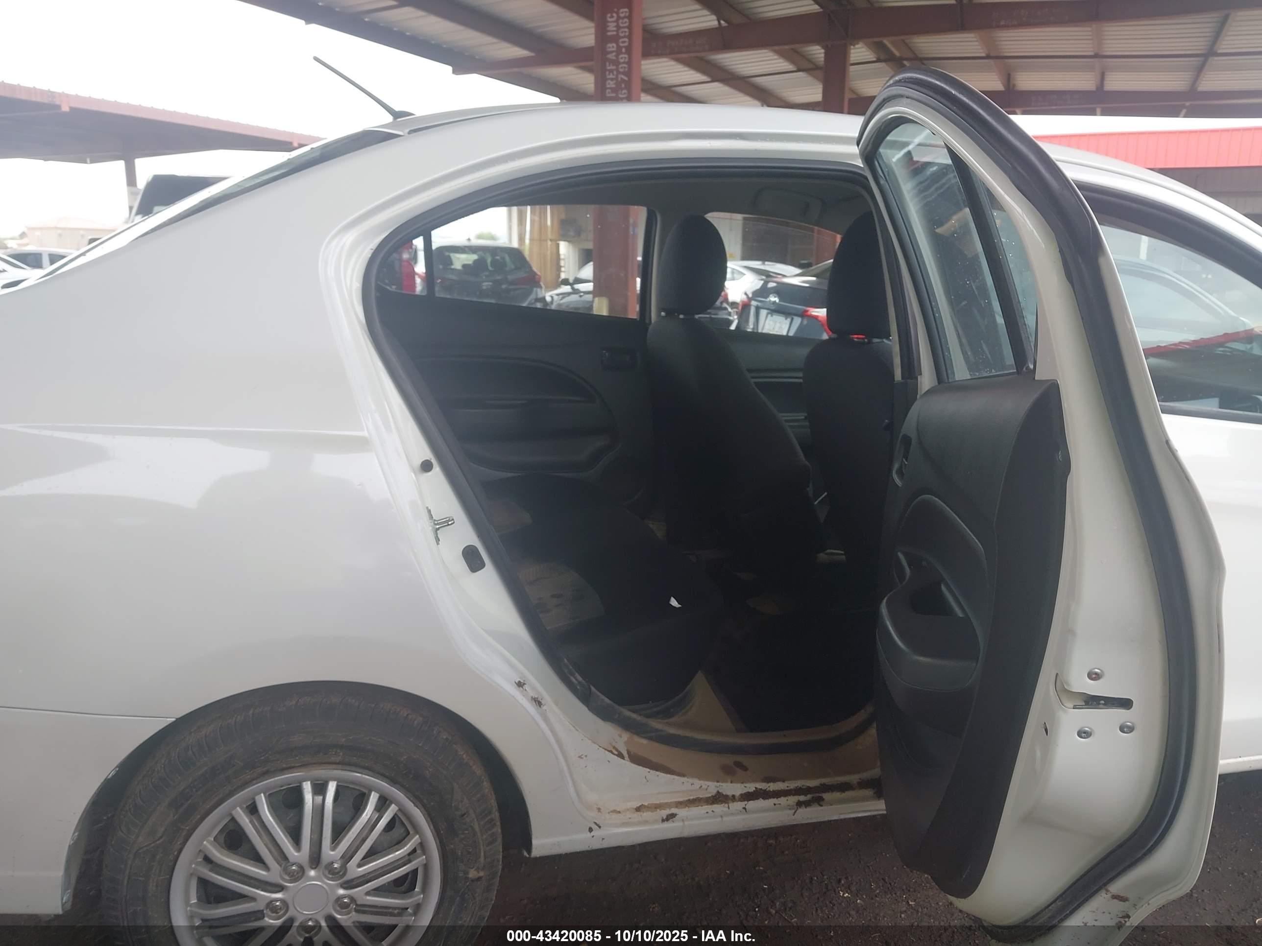 MITSUBISHI MIRAGE image 8