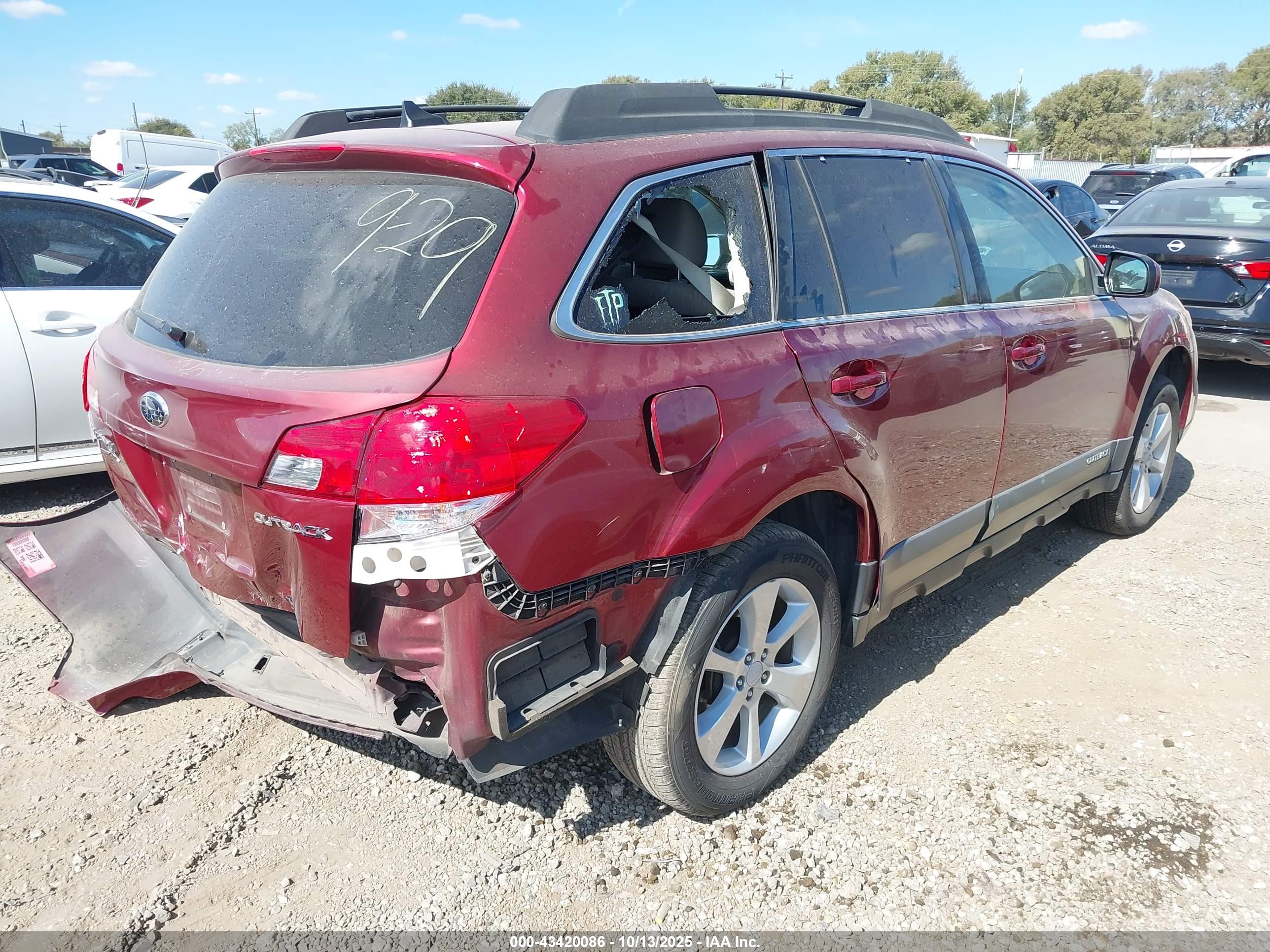 SUBARU OUTBACK image 4