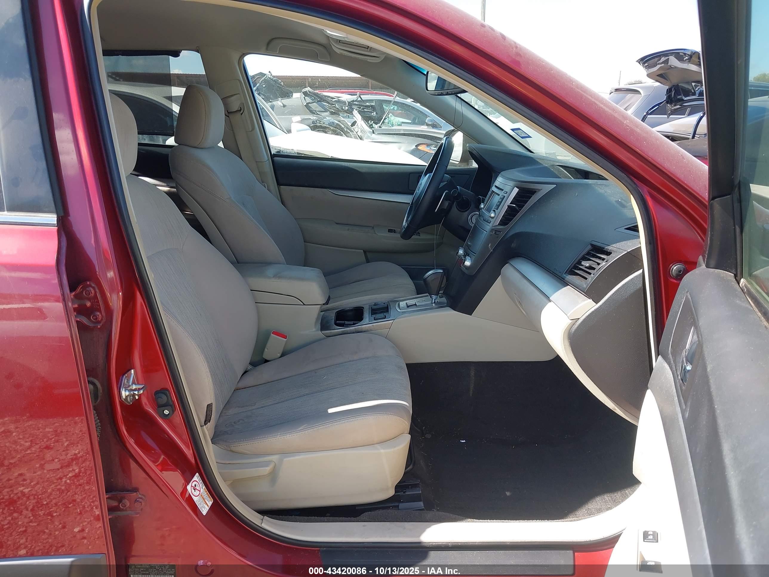 SUBARU OUTBACK image 5