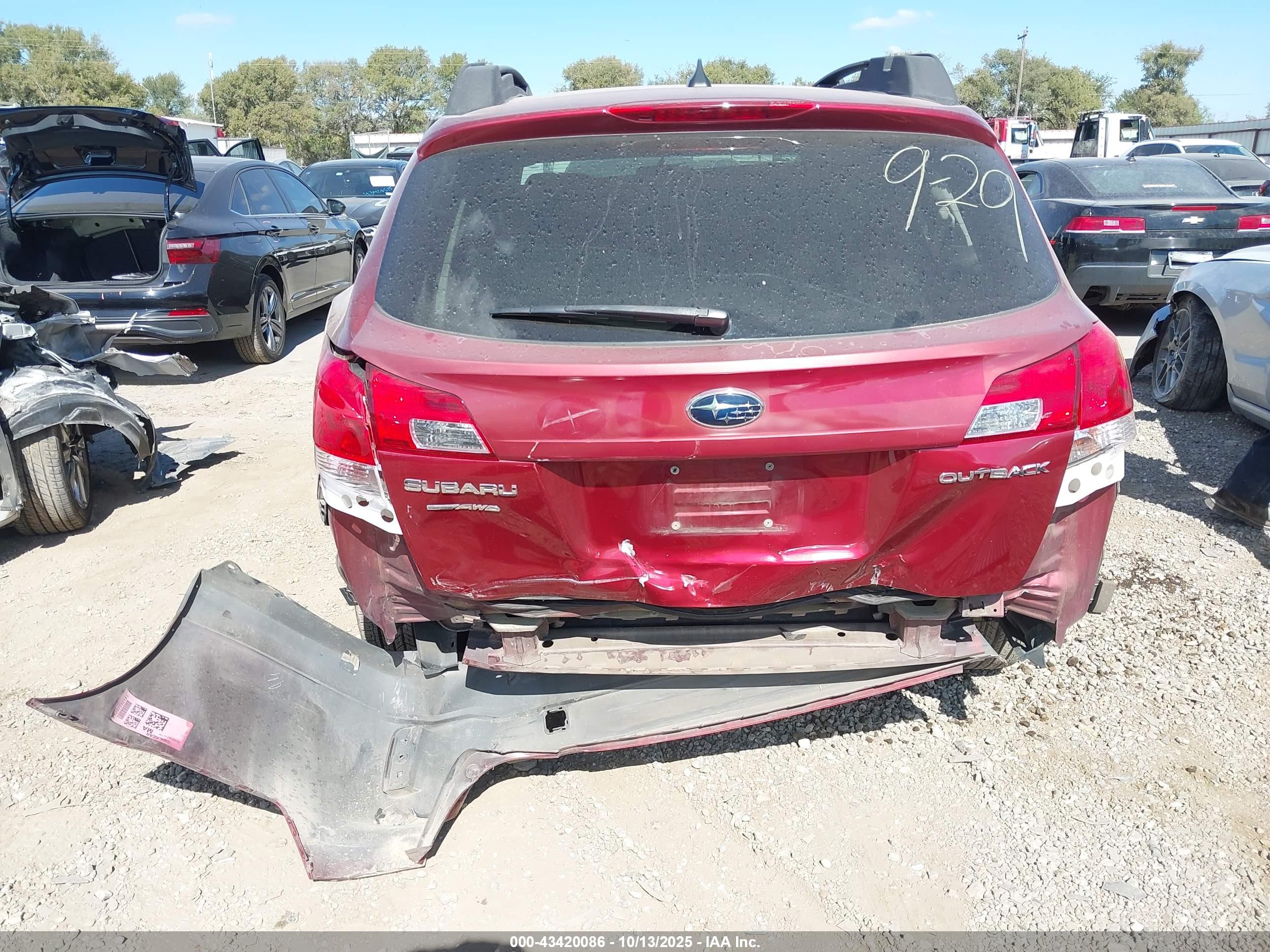 SUBARU OUTBACK image 6