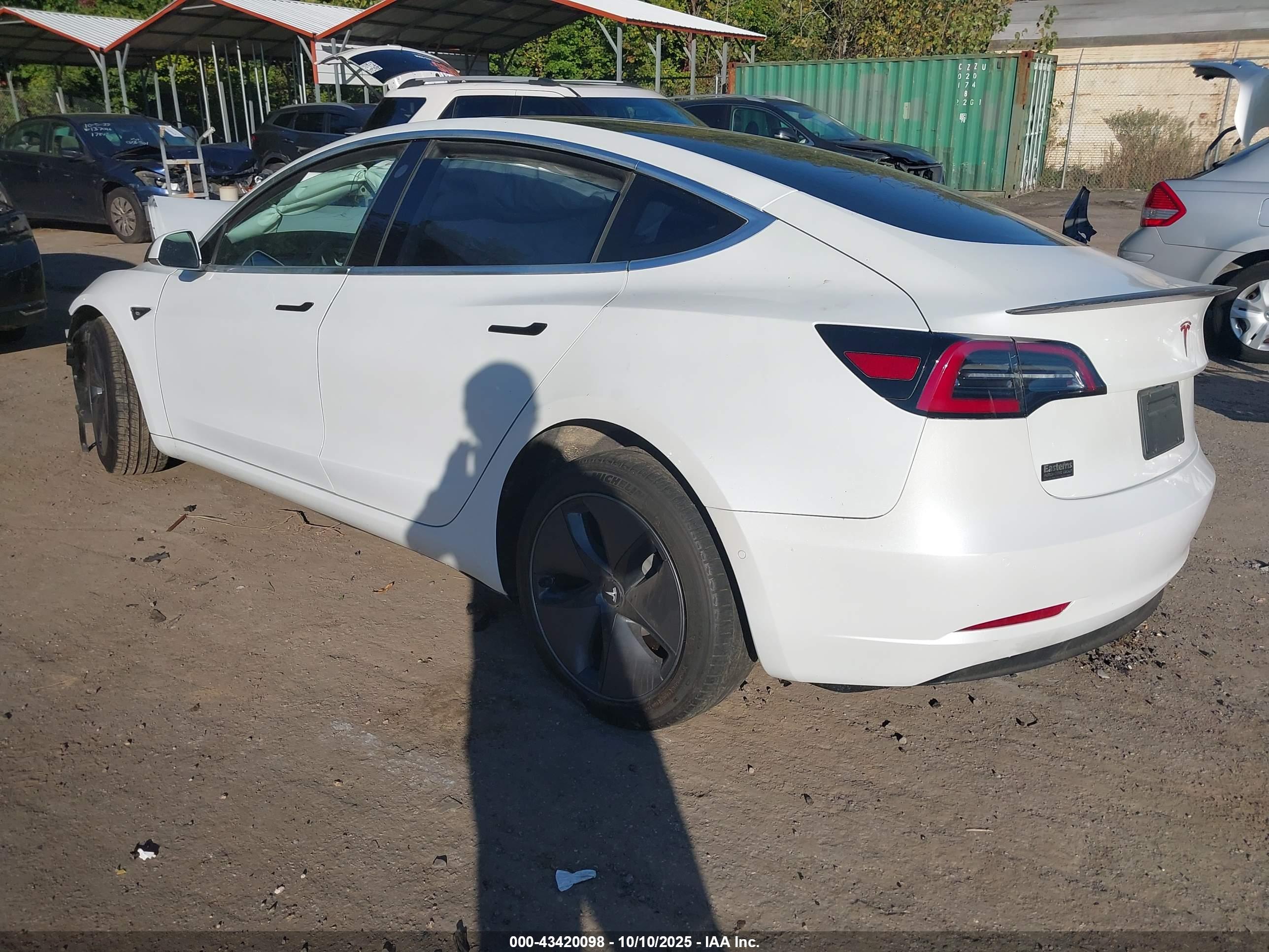 TESLA MODEL image 3