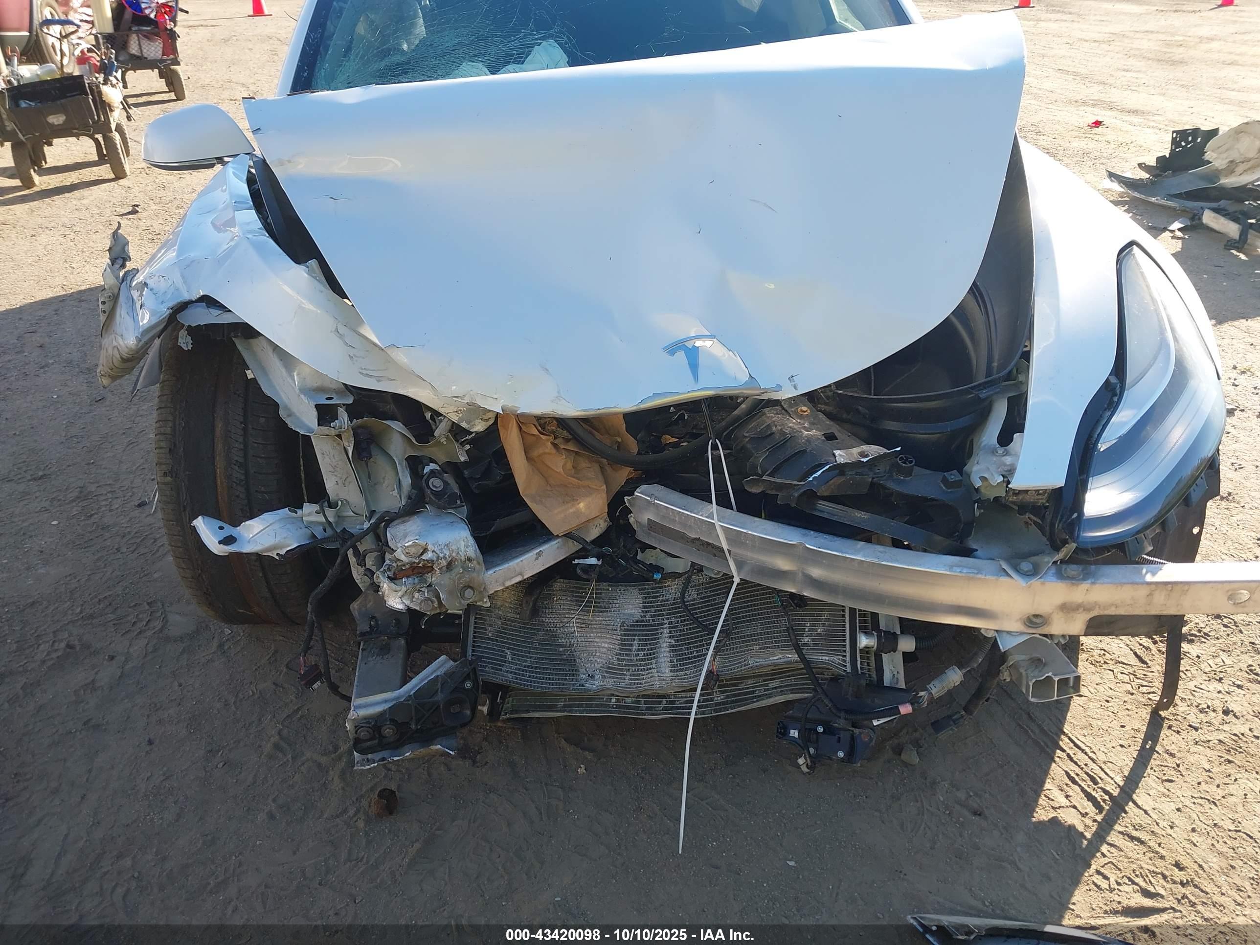 TESLA MODEL image 6