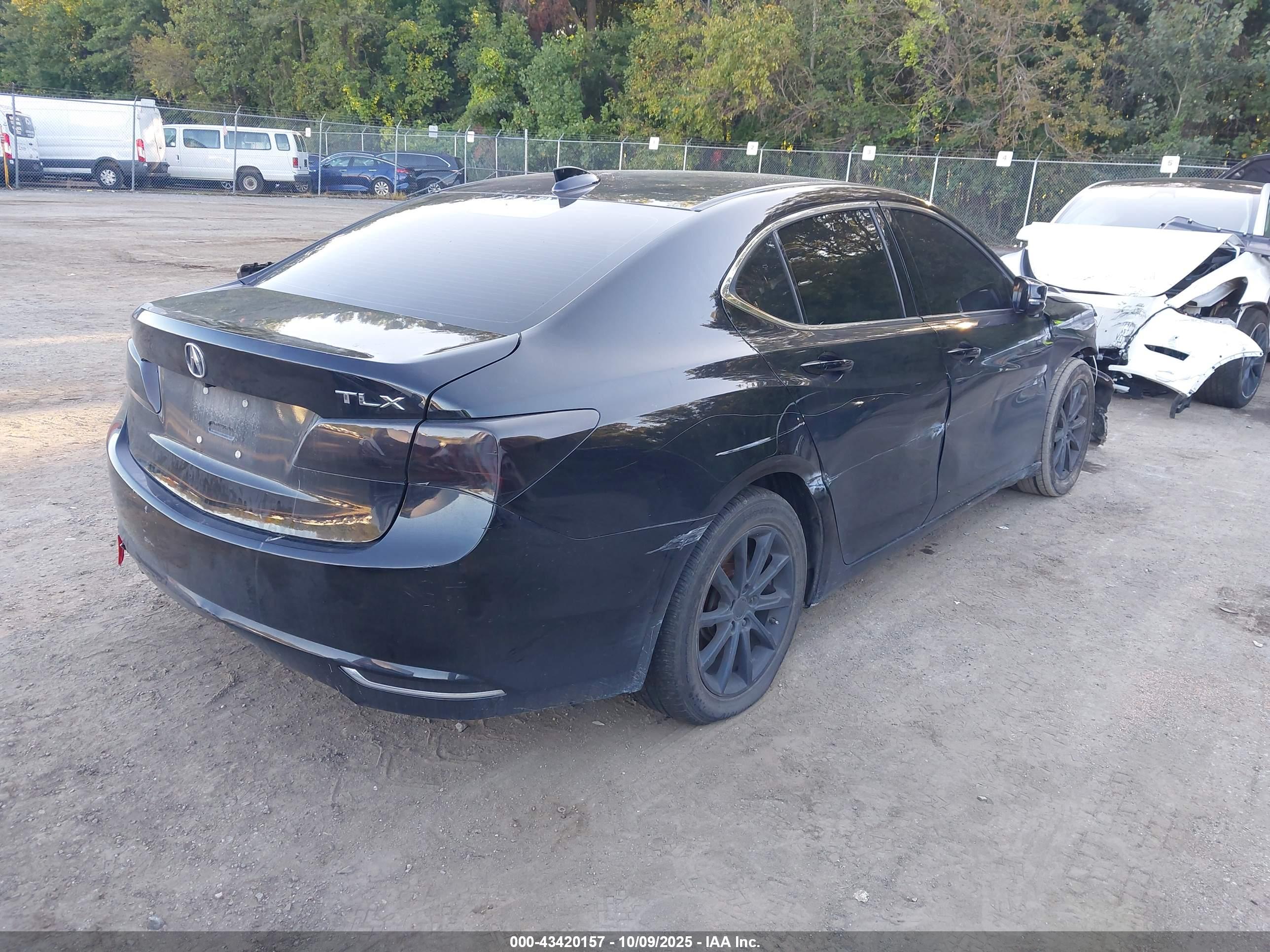 ACURA TLX image 4