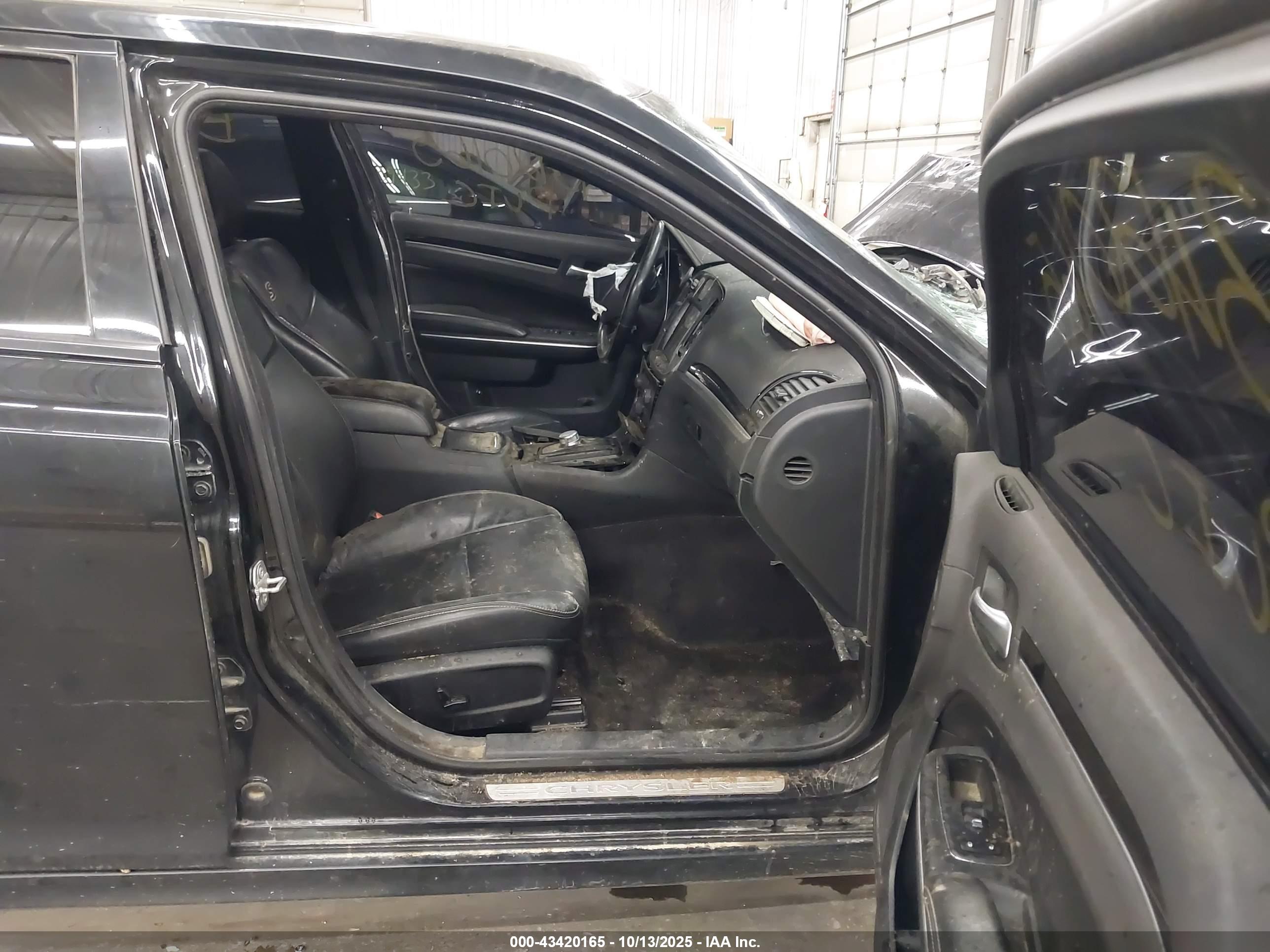 CHRYSLER 300 image 5