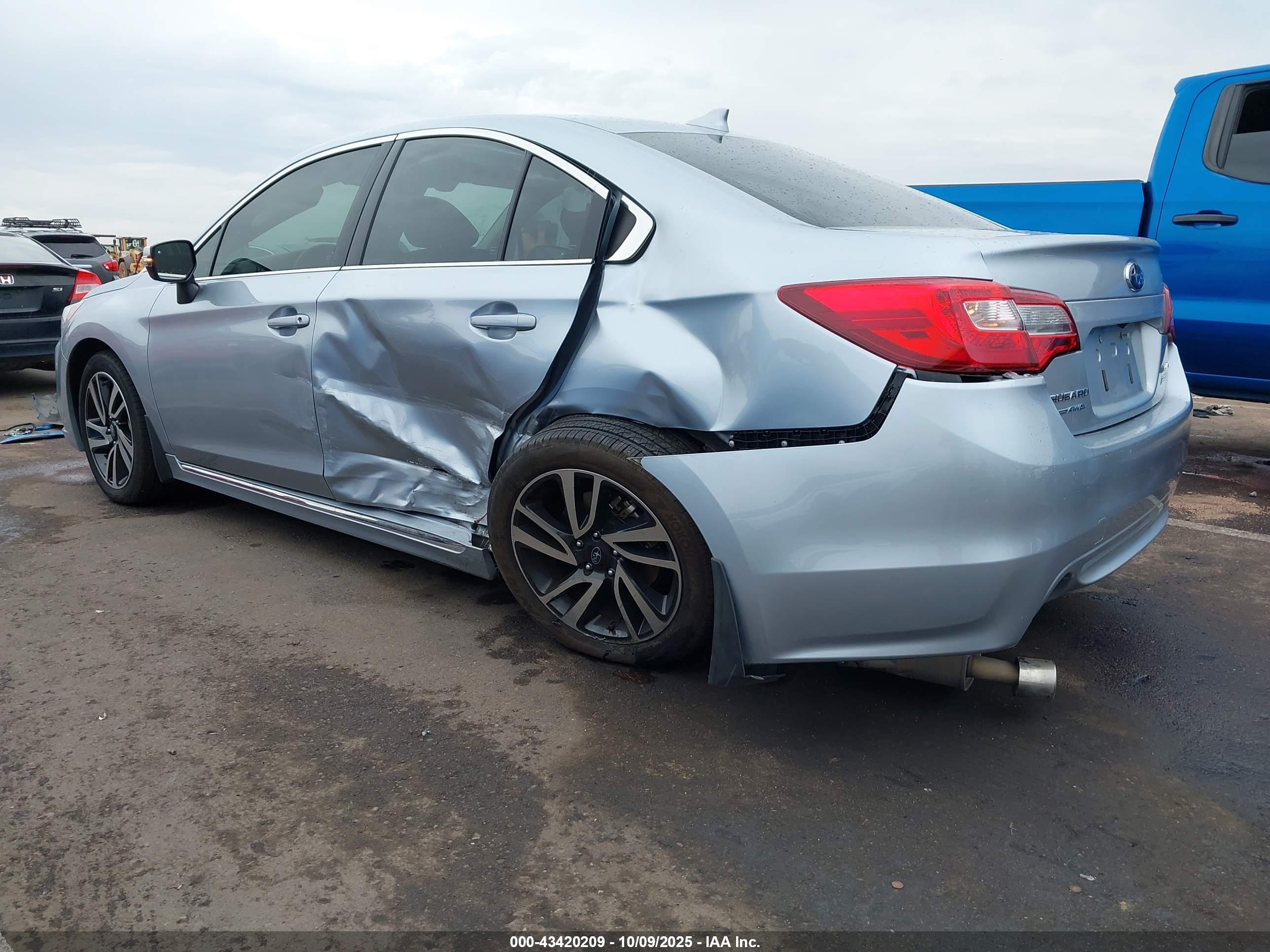 SUBARU LEGACY image 3