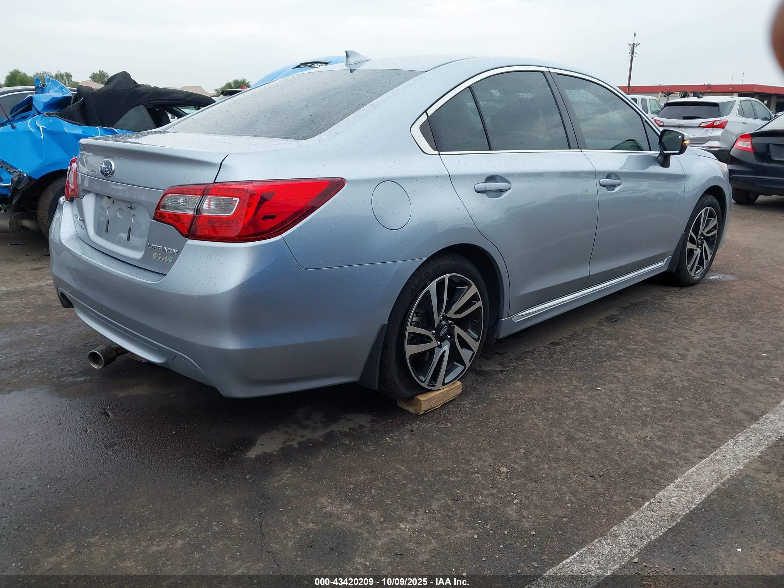 SUBARU LEGACY image 4