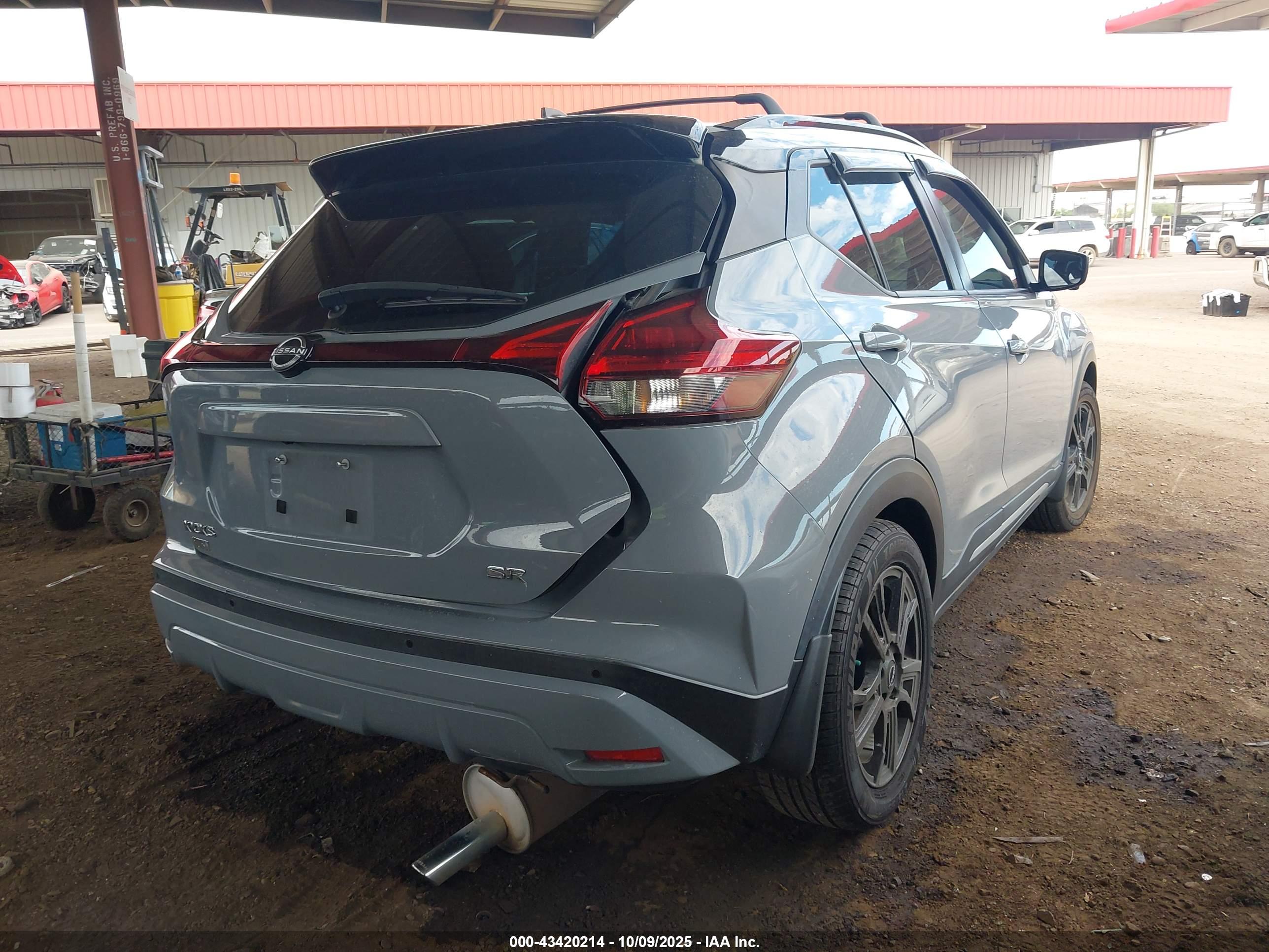 NISSAN KICKS image 4