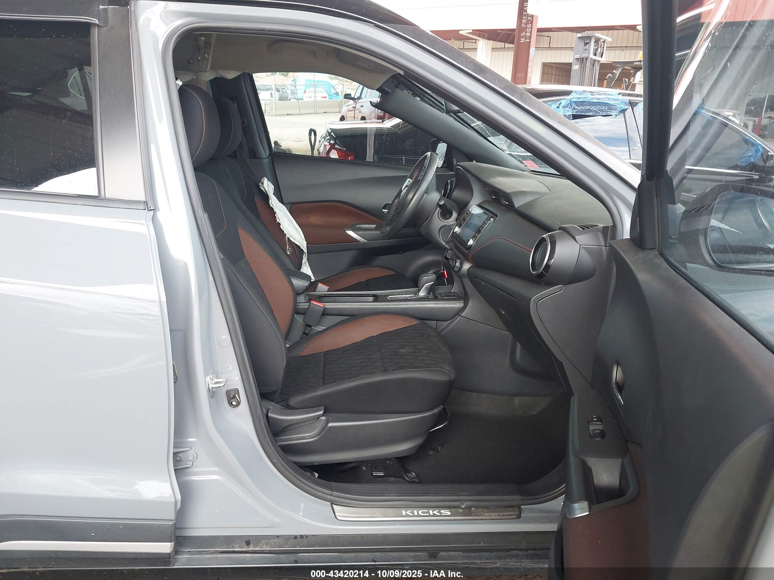 NISSAN KICKS image 5