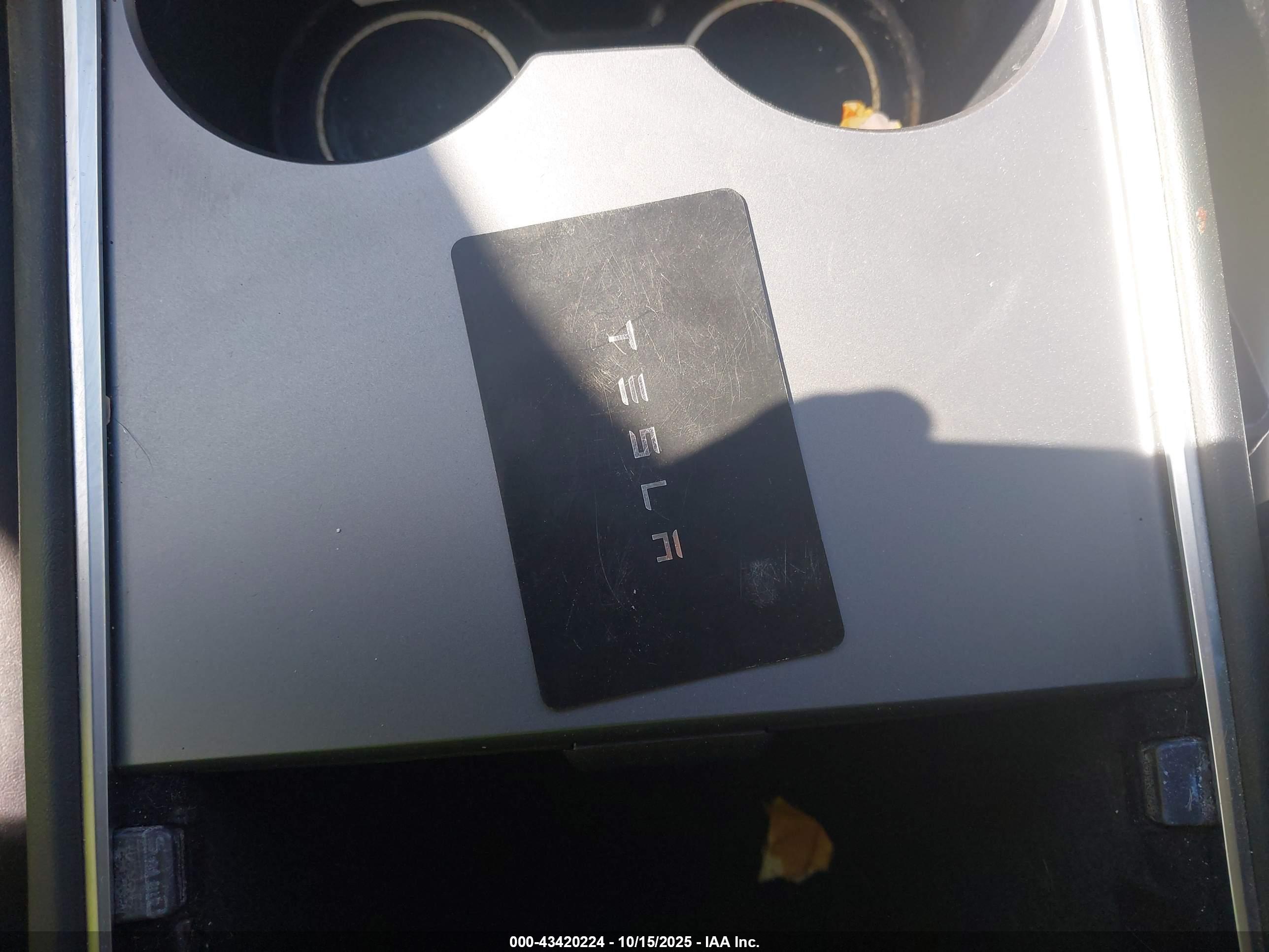 TESLA MODEL image 11