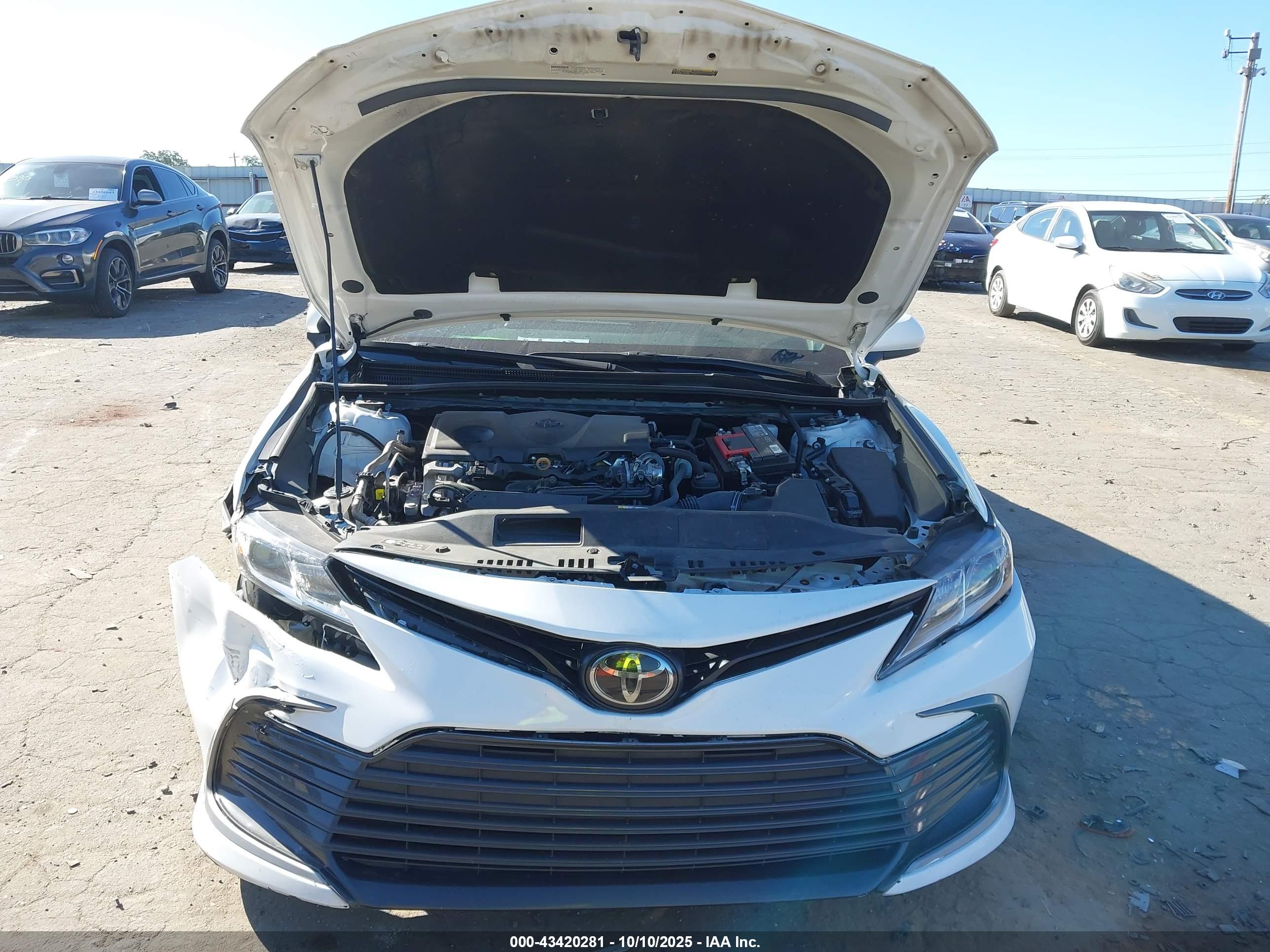 TOYOTA CAMRY image 10