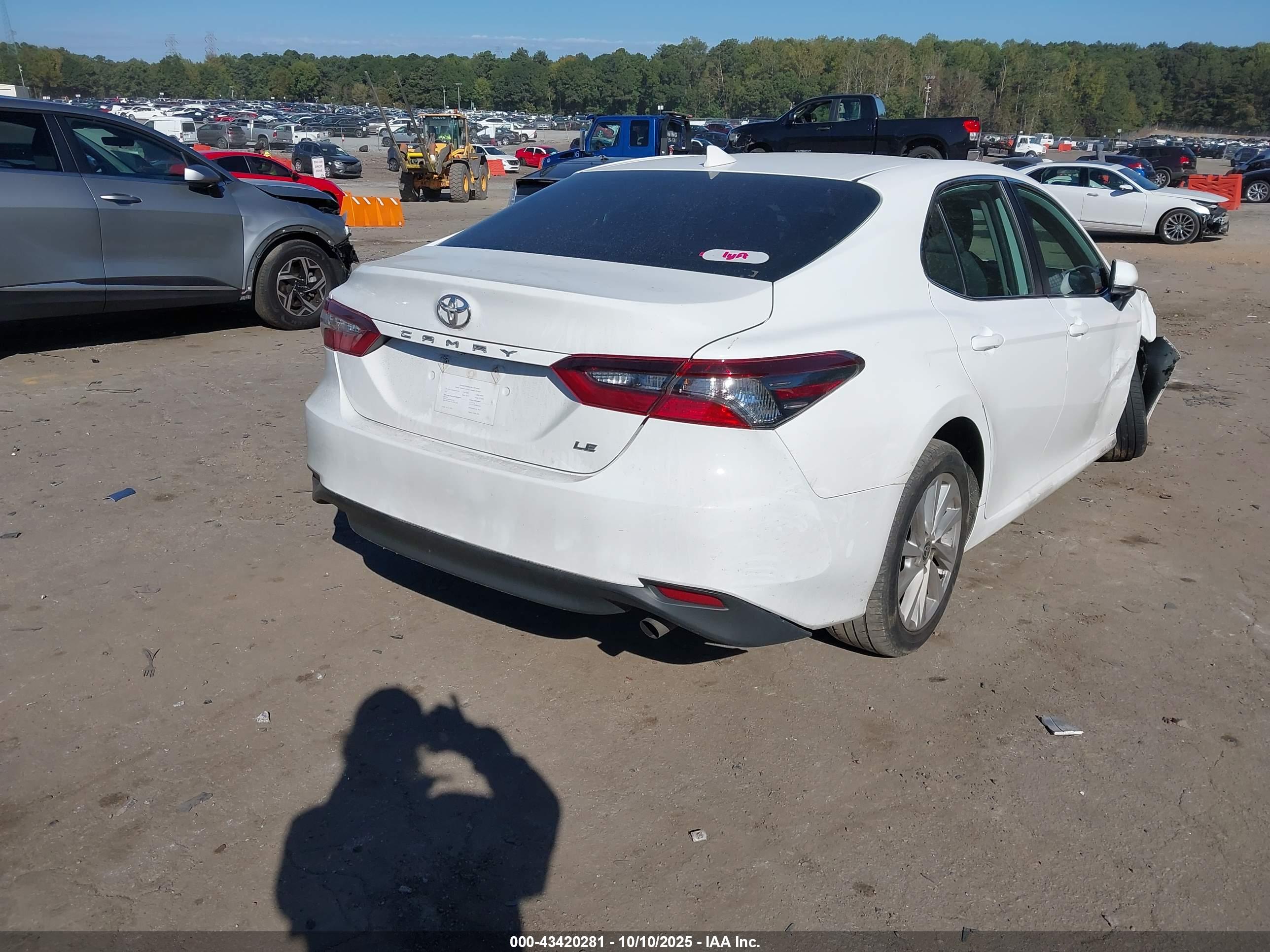 TOYOTA CAMRY image 4
