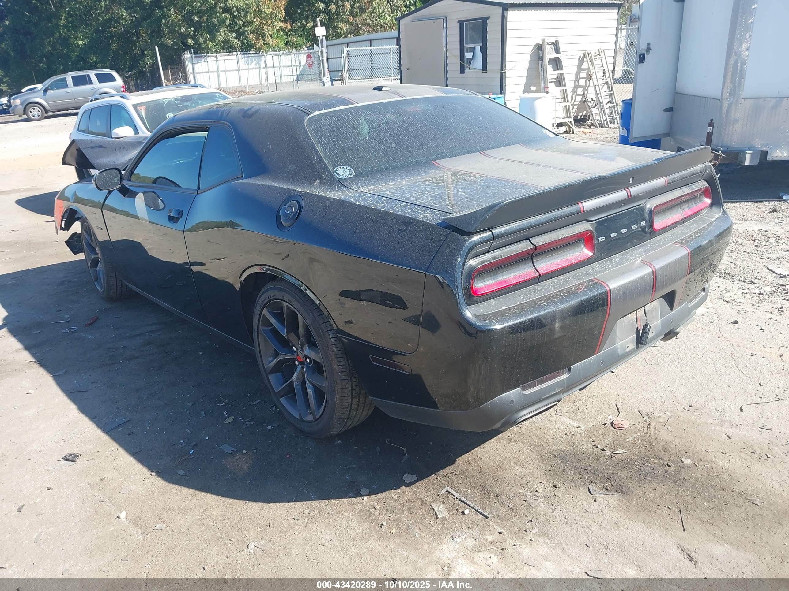 DODGE CHALLENGER image 3