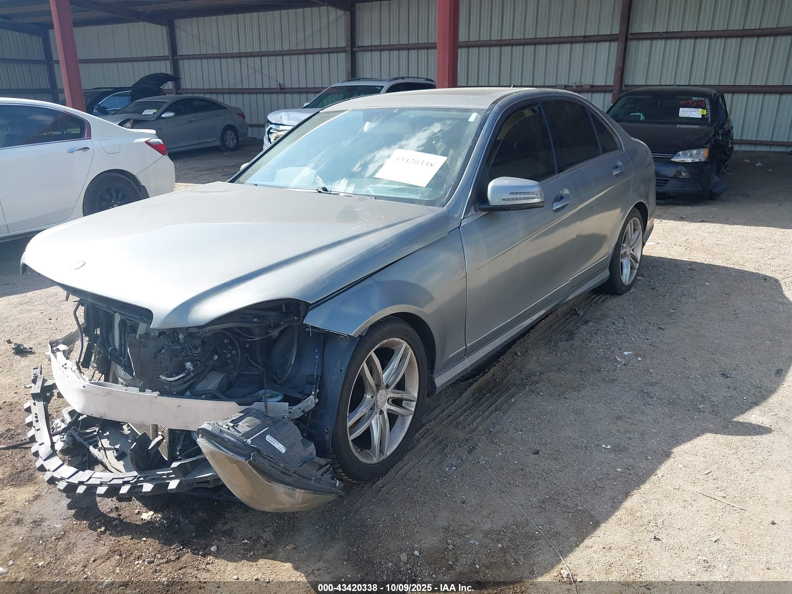 MERCEDES-BENZ C image 2