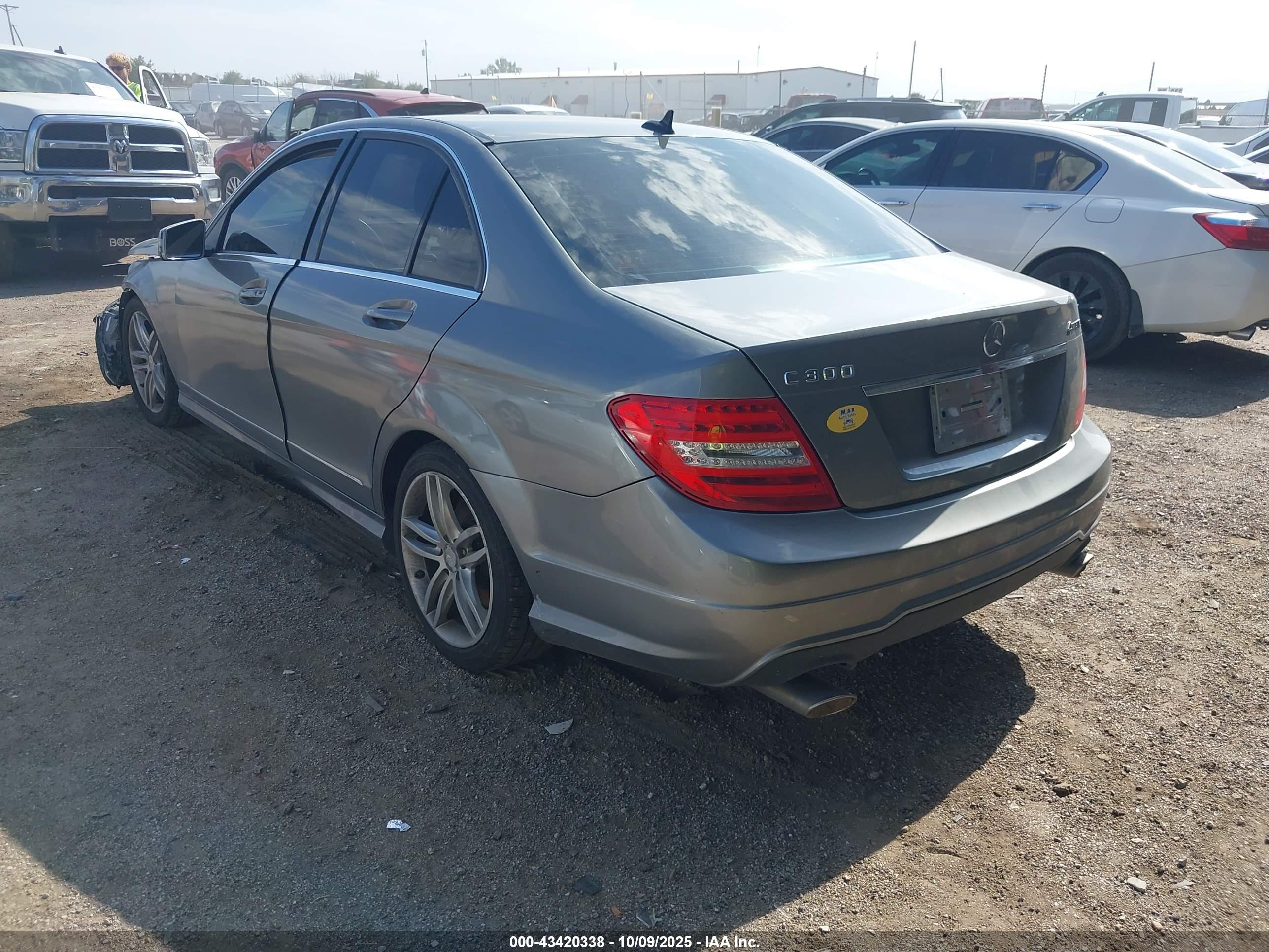 MERCEDES-BENZ C image 3