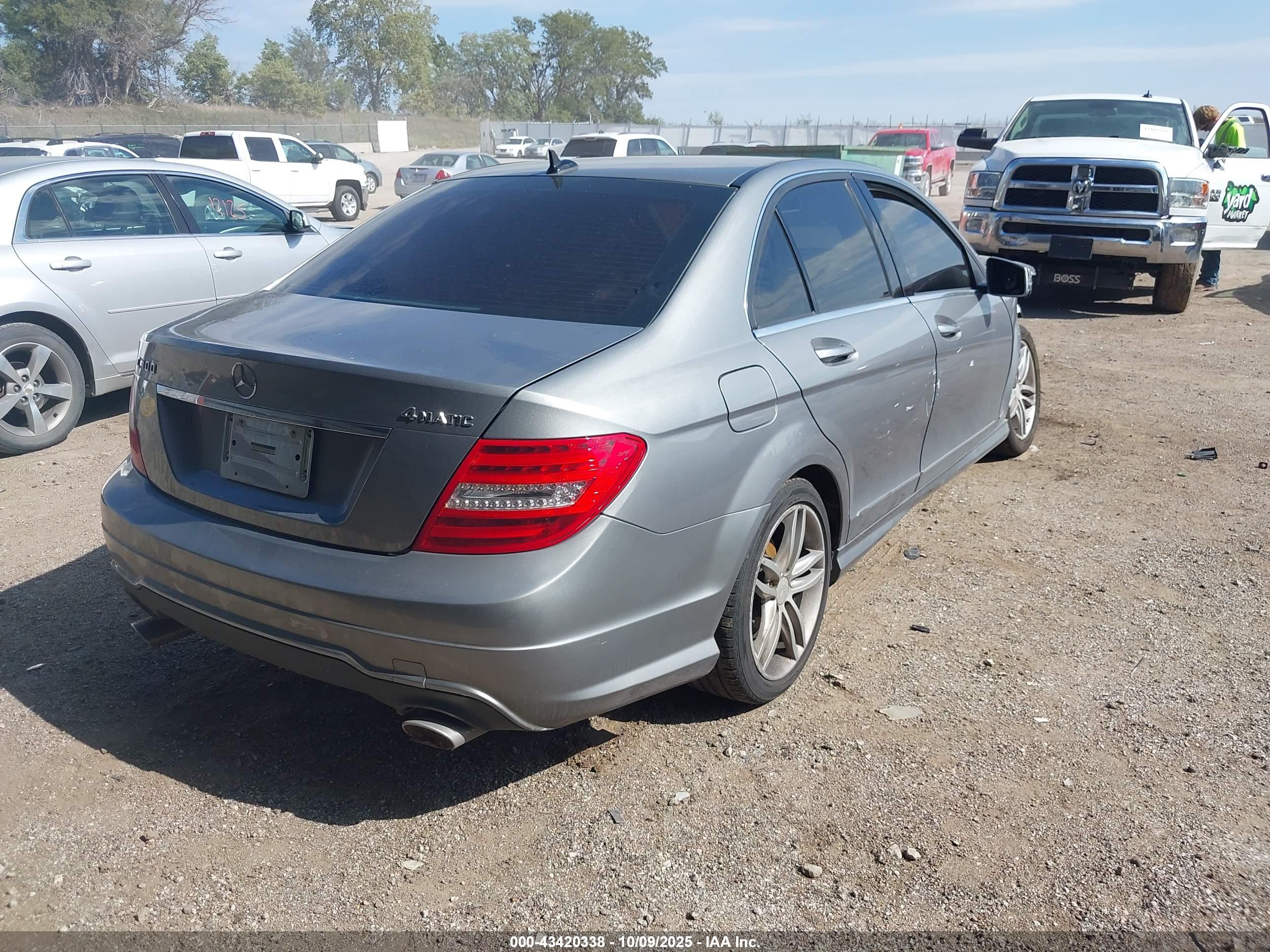 MERCEDES-BENZ C image 4