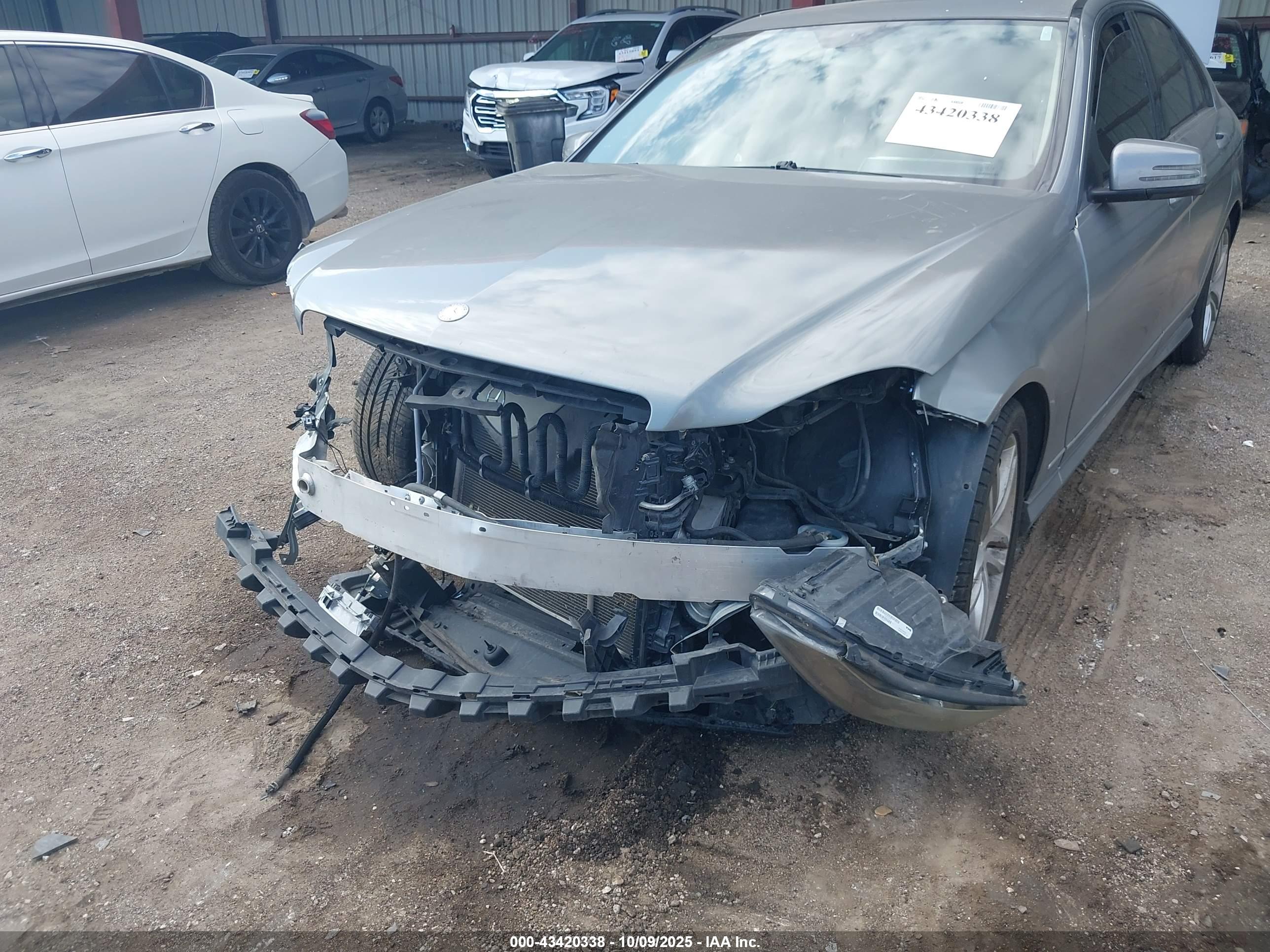 MERCEDES-BENZ C image 6