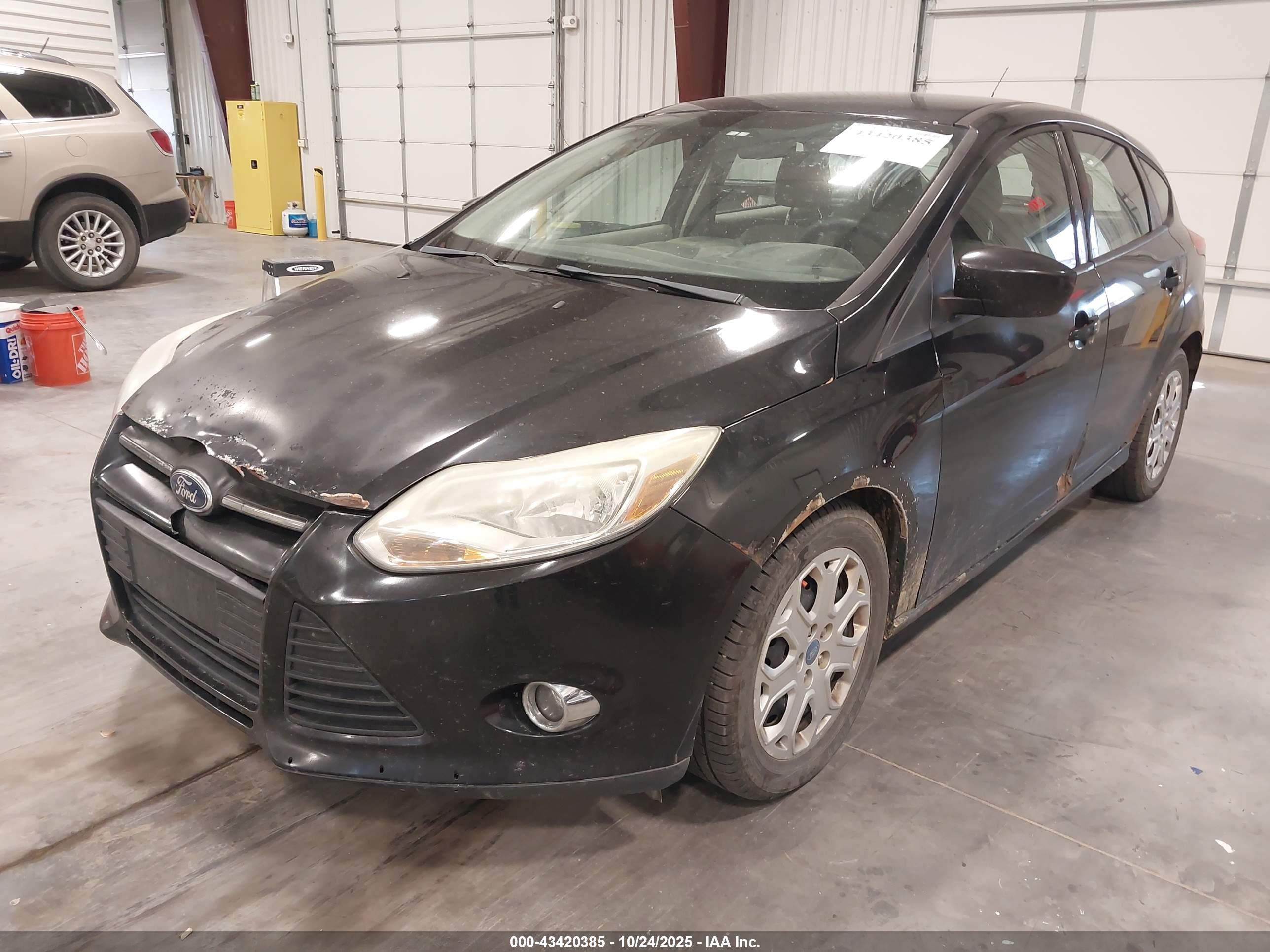 FORD FOCUS image 2