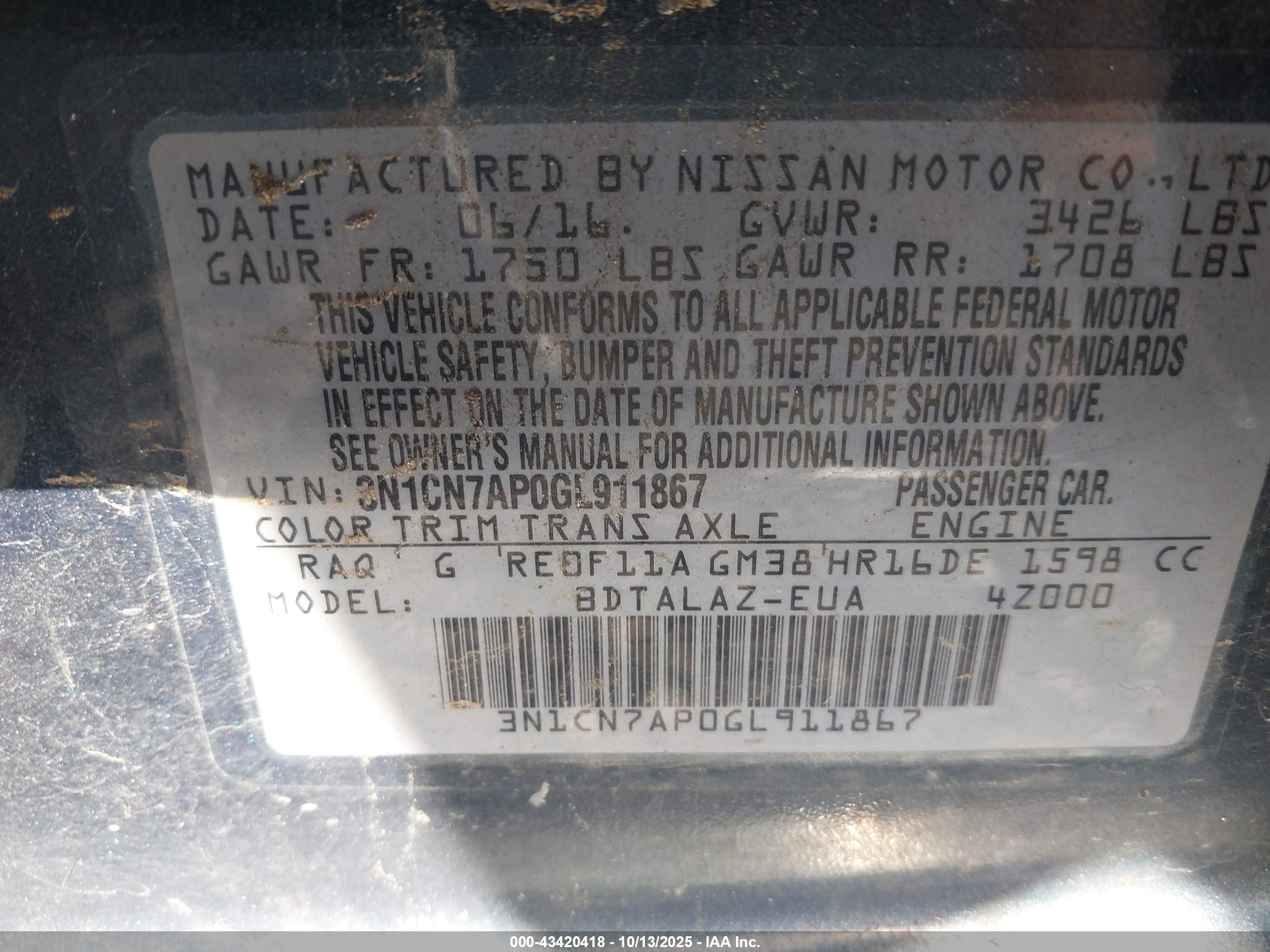 NISSAN VERSA image 9