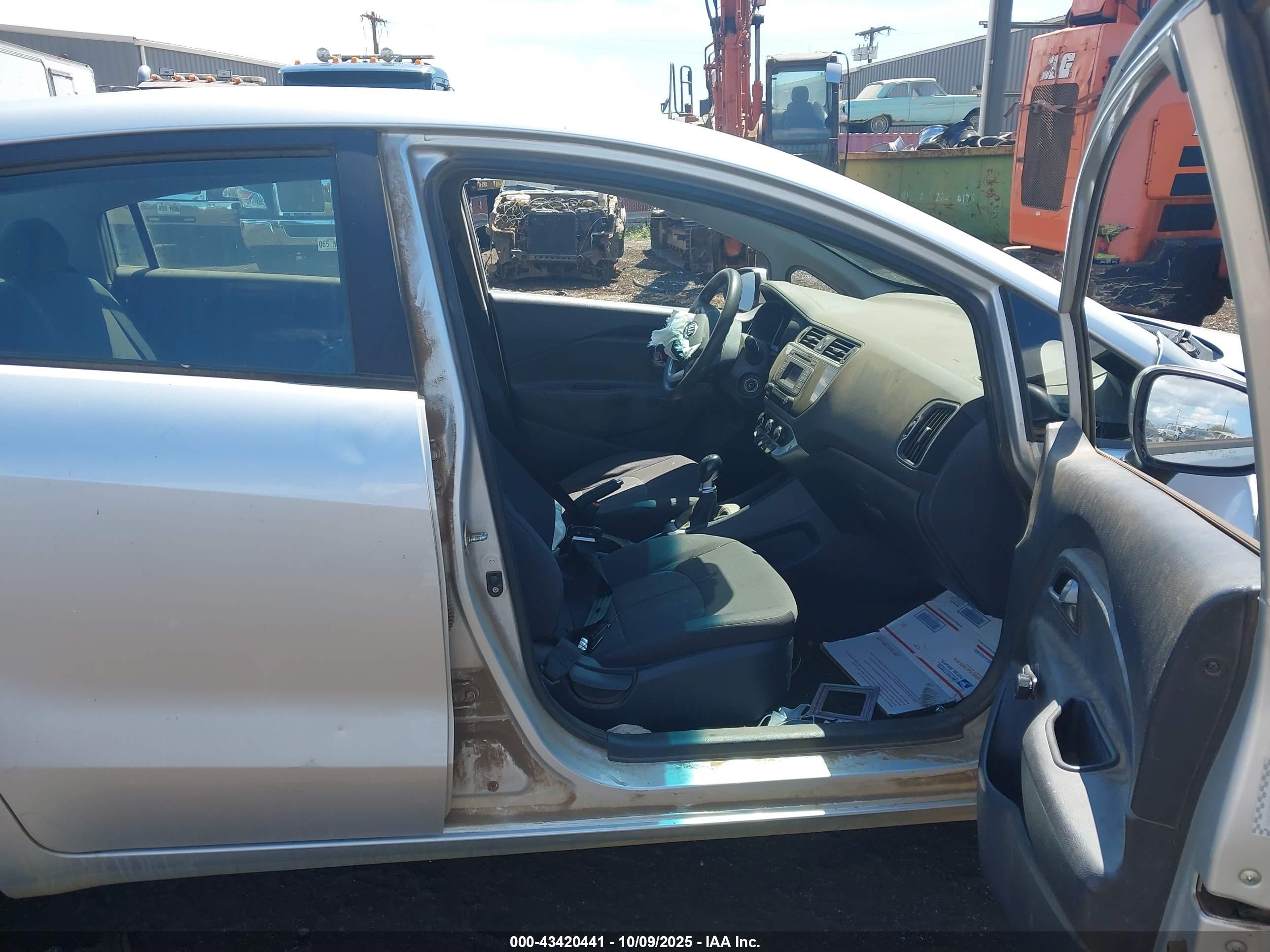 KIA RIO image 5