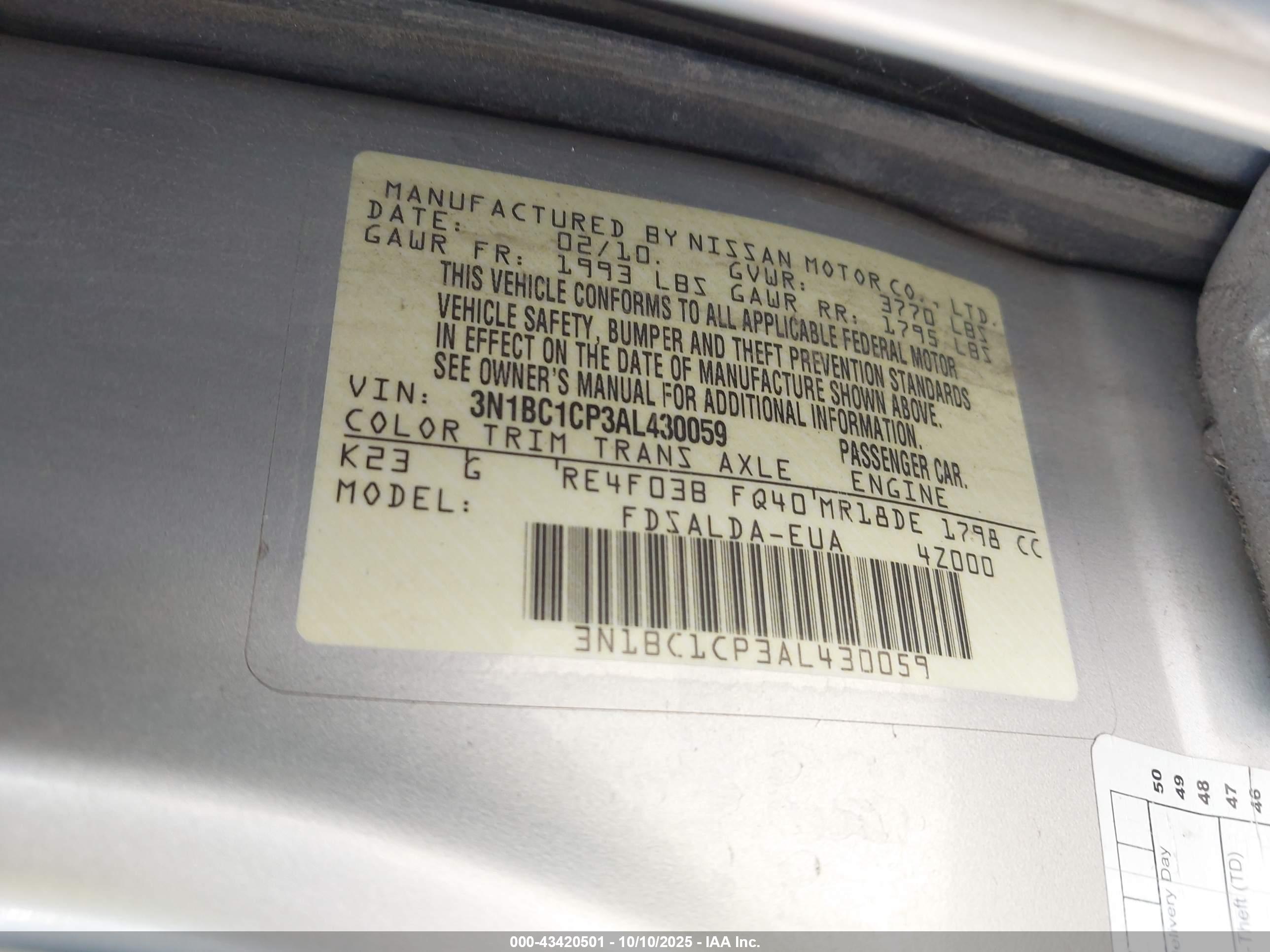 NISSAN VERSA image 9