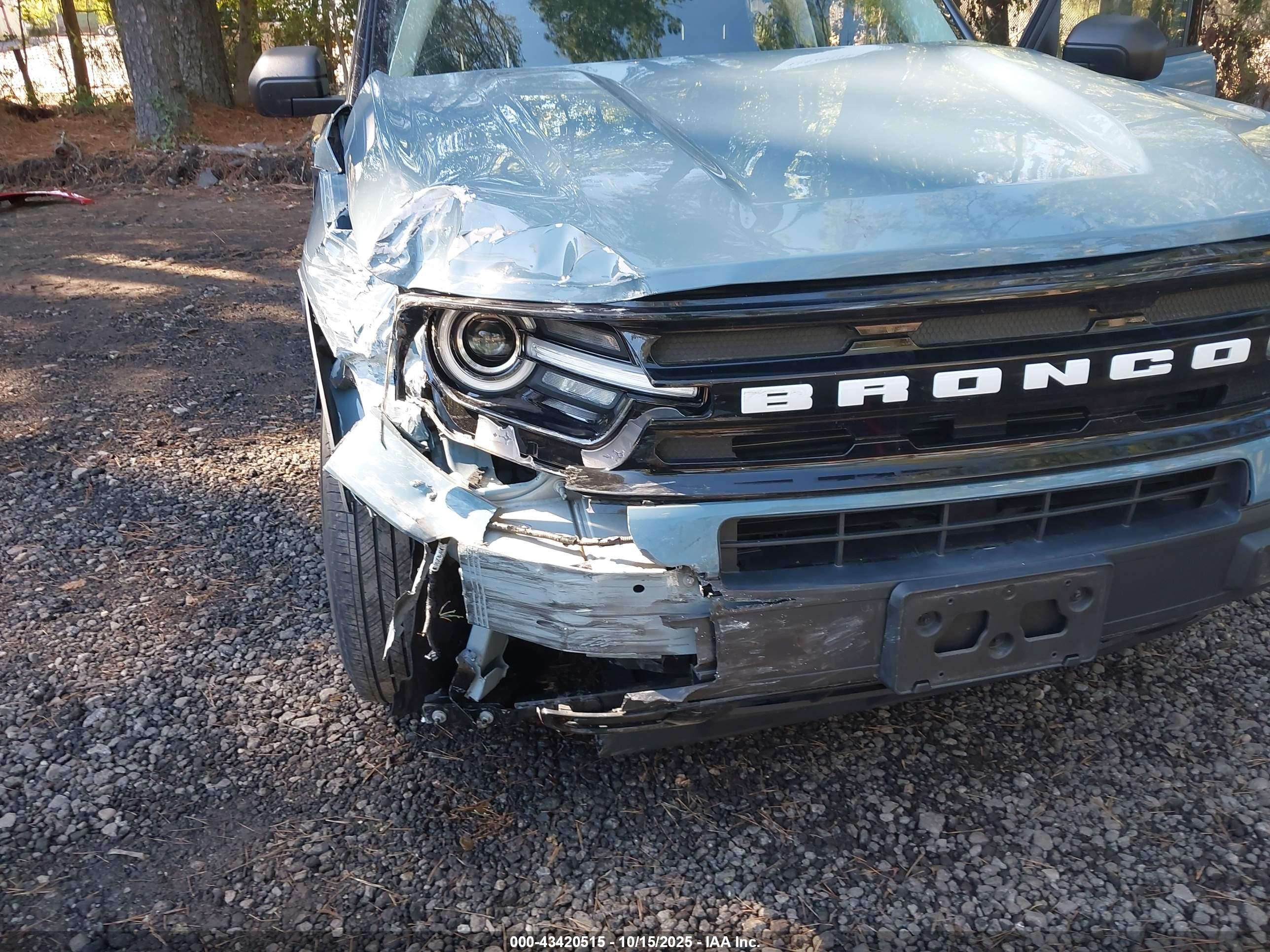 FORD BRONCO image 6