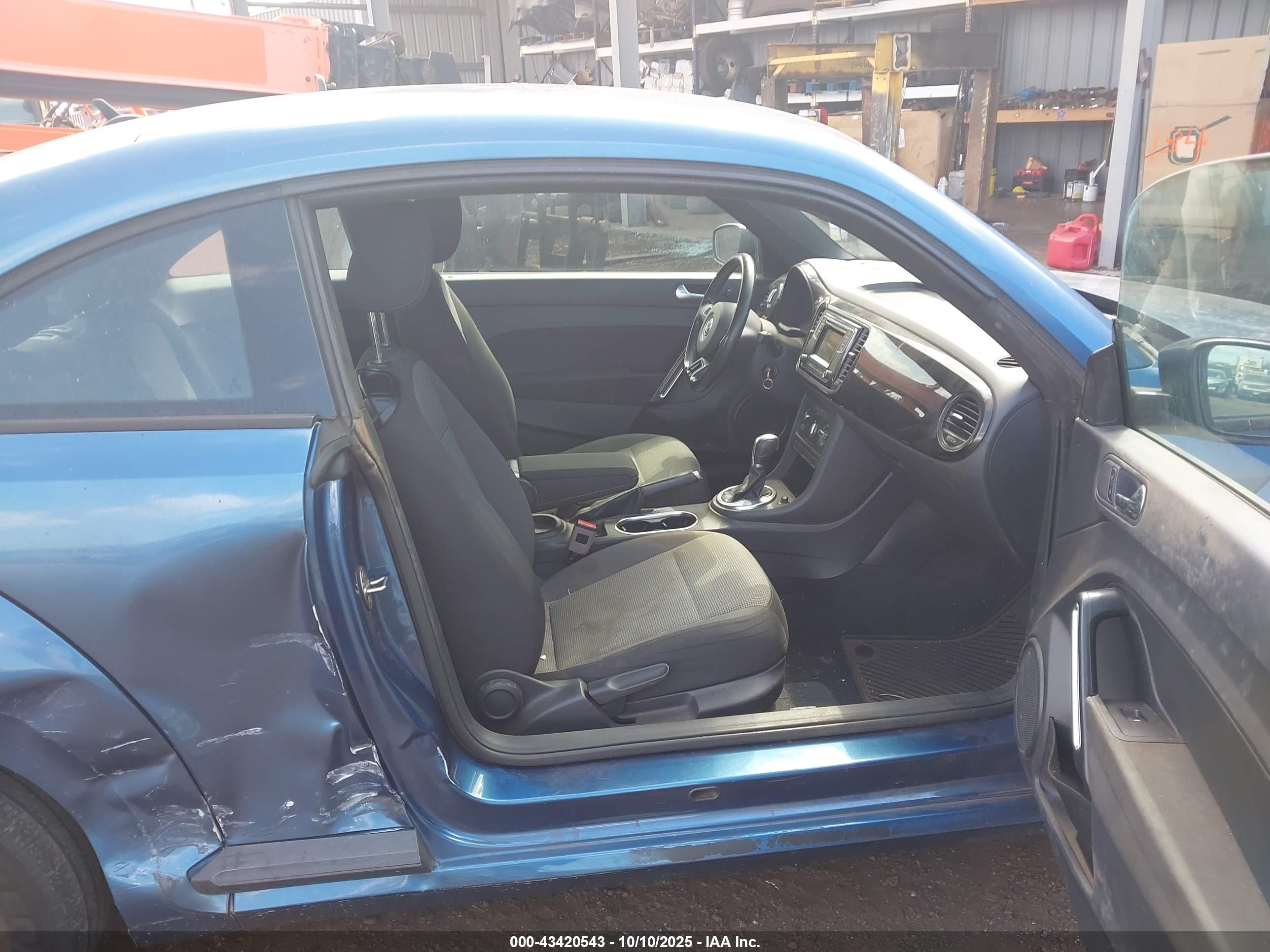 VOLKSWAGEN BEETLE image 5