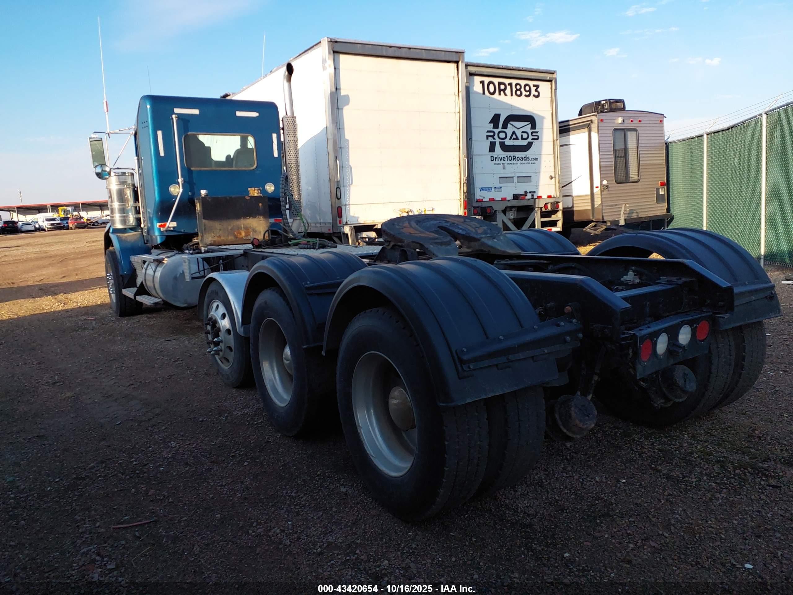 KENWORTH CONSTRUCTION image 3