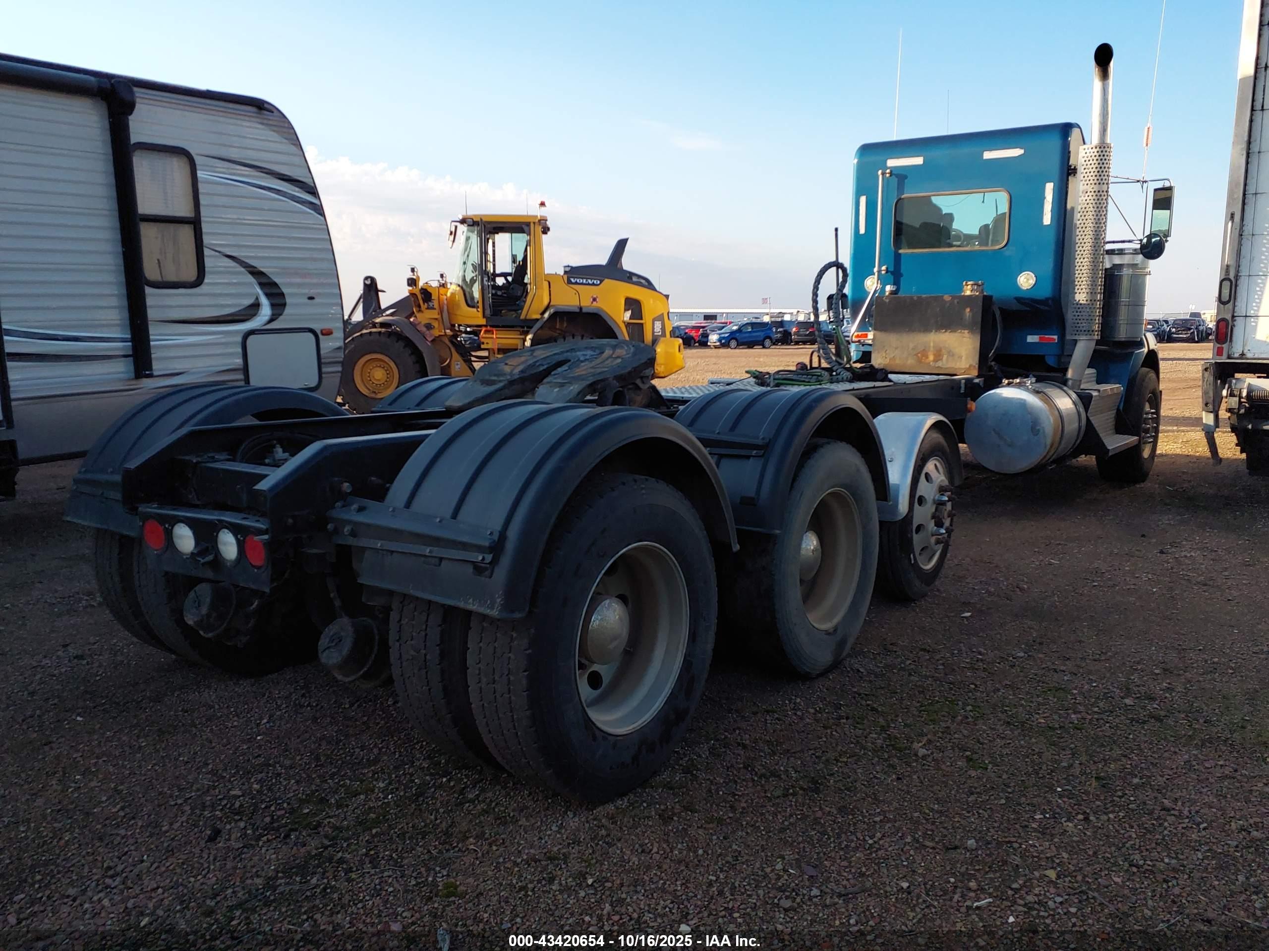 KENWORTH CONSTRUCTION image 4