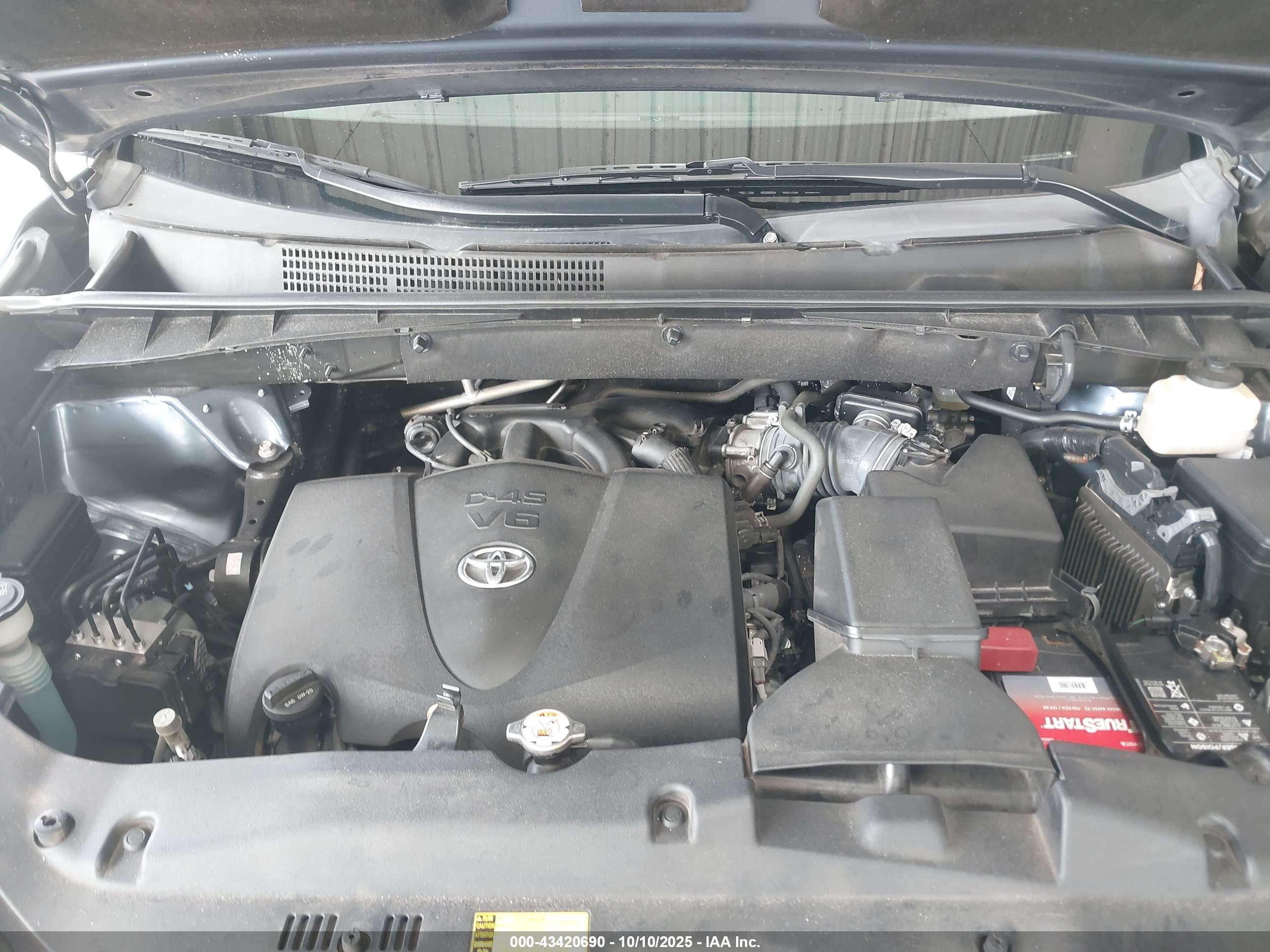 TOYOTA HIGHLANDER image 10