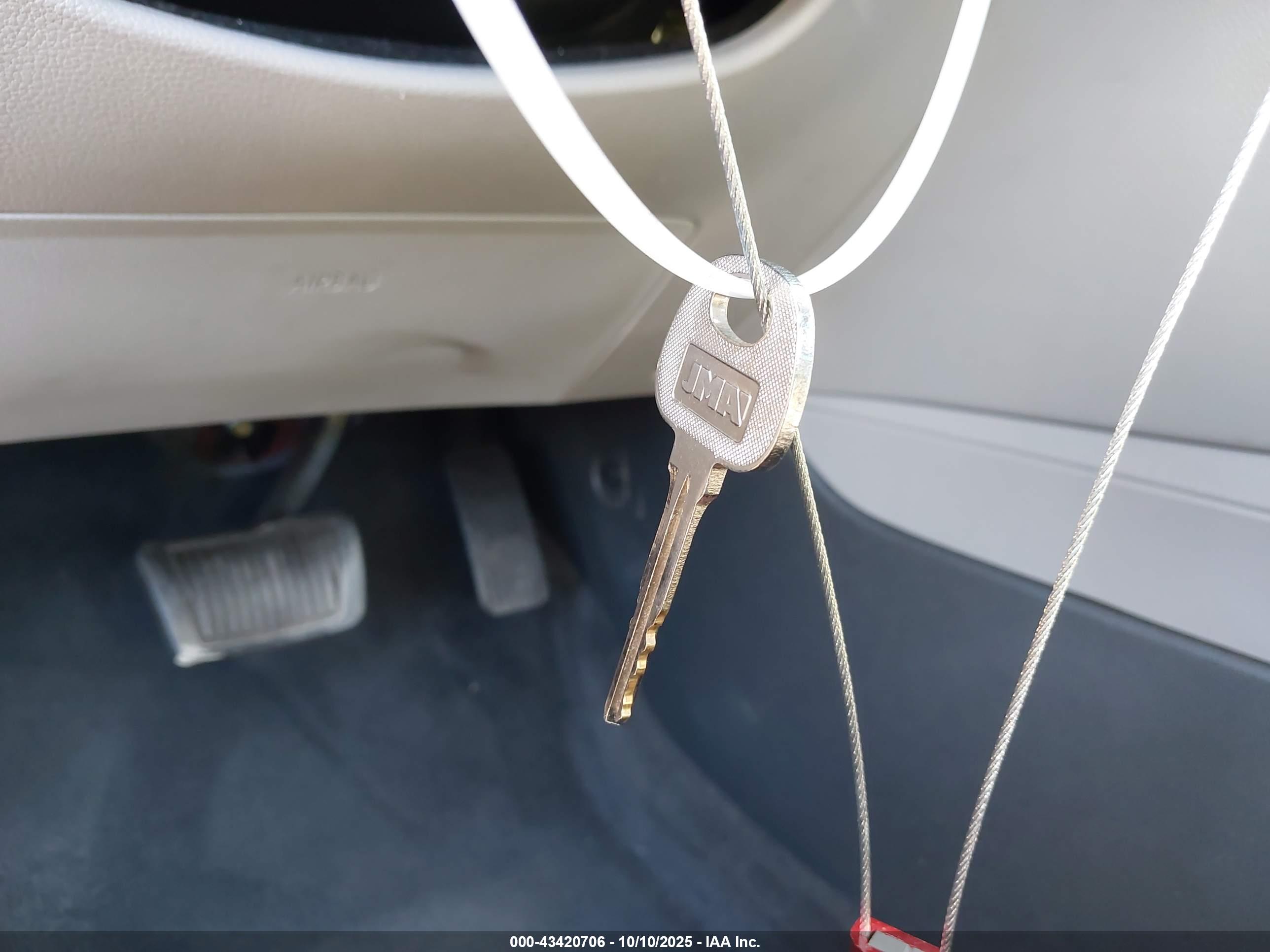 HYUNDAI ELANTRA image 11