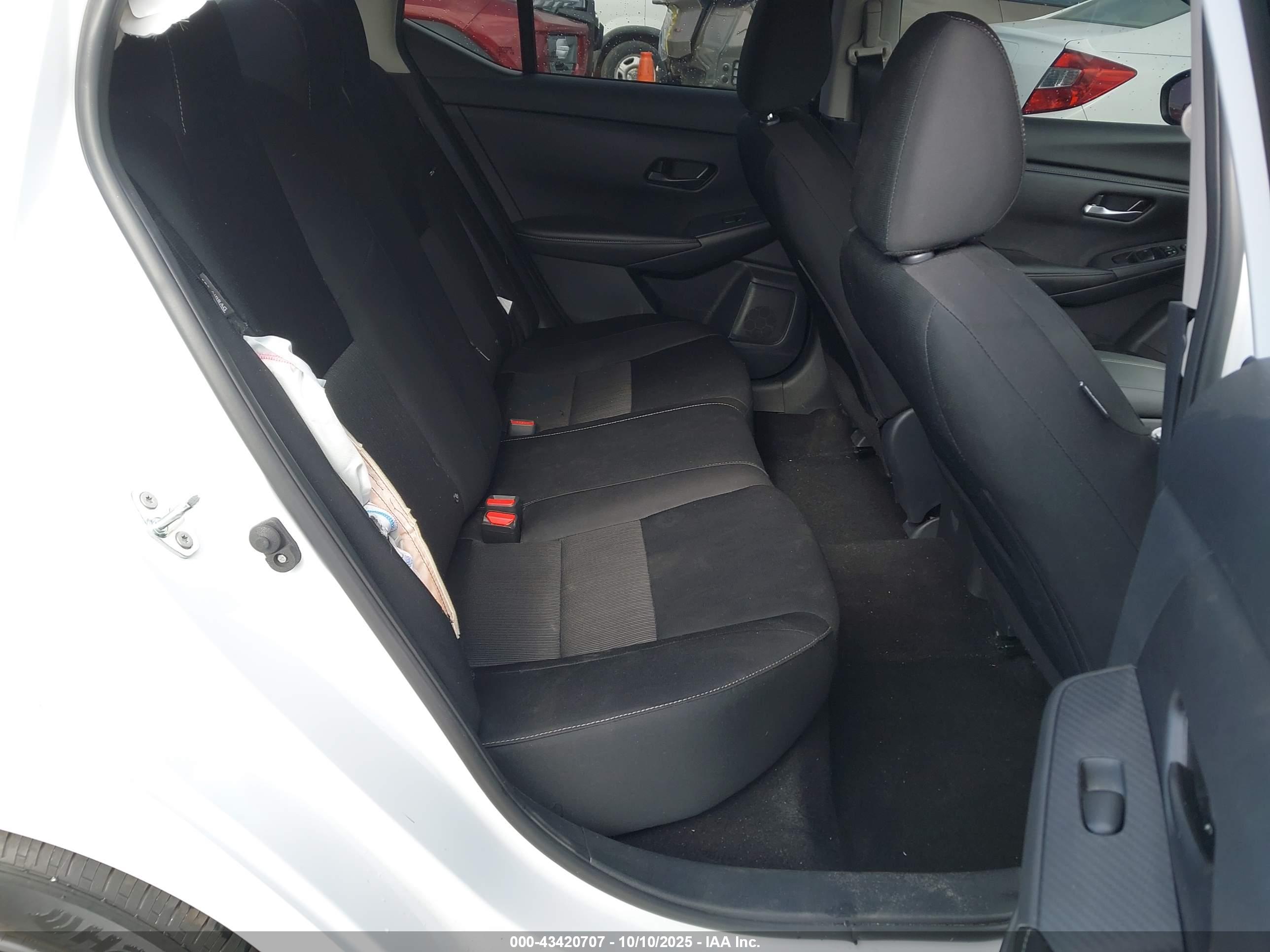 NISSAN SENTRA image 8