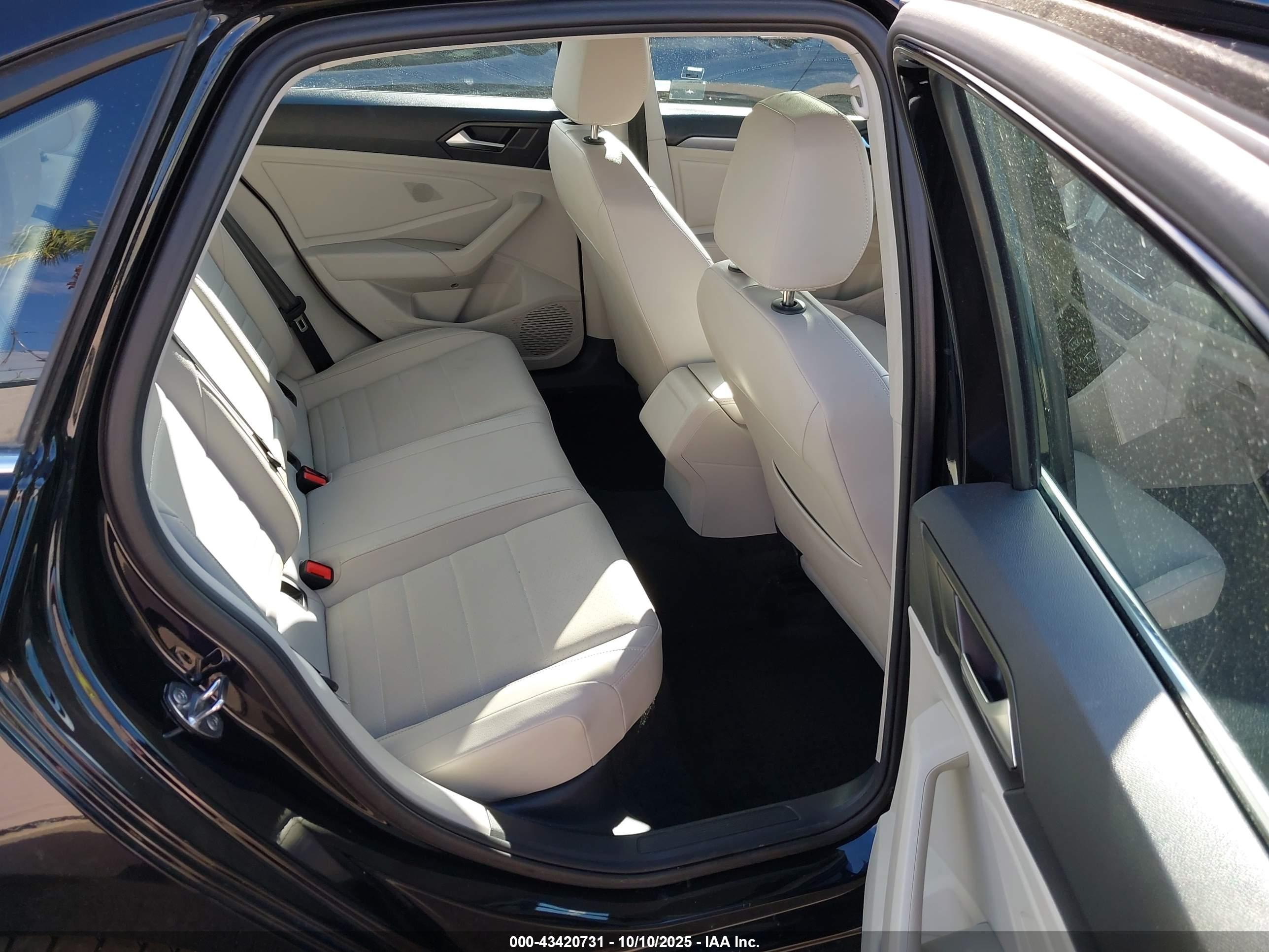 VOLKSWAGEN JETTA image 8