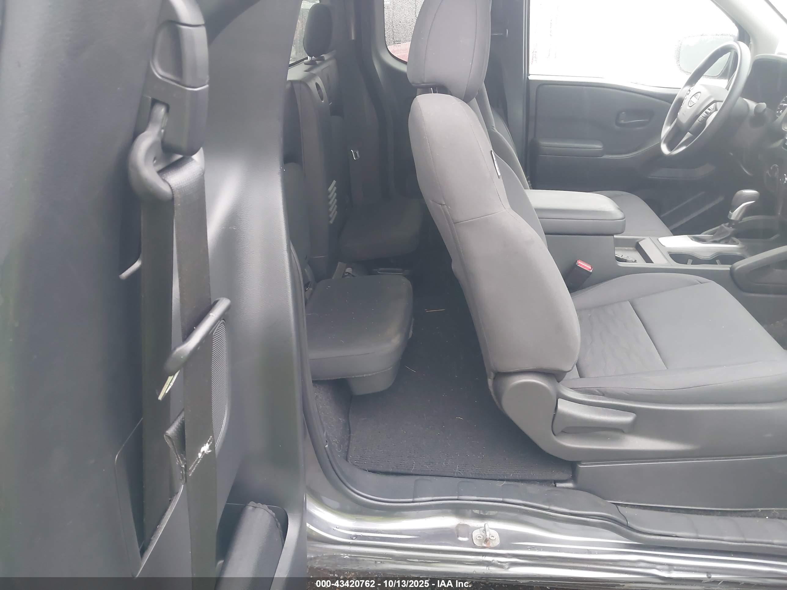 NISSAN FRONTIER image 8