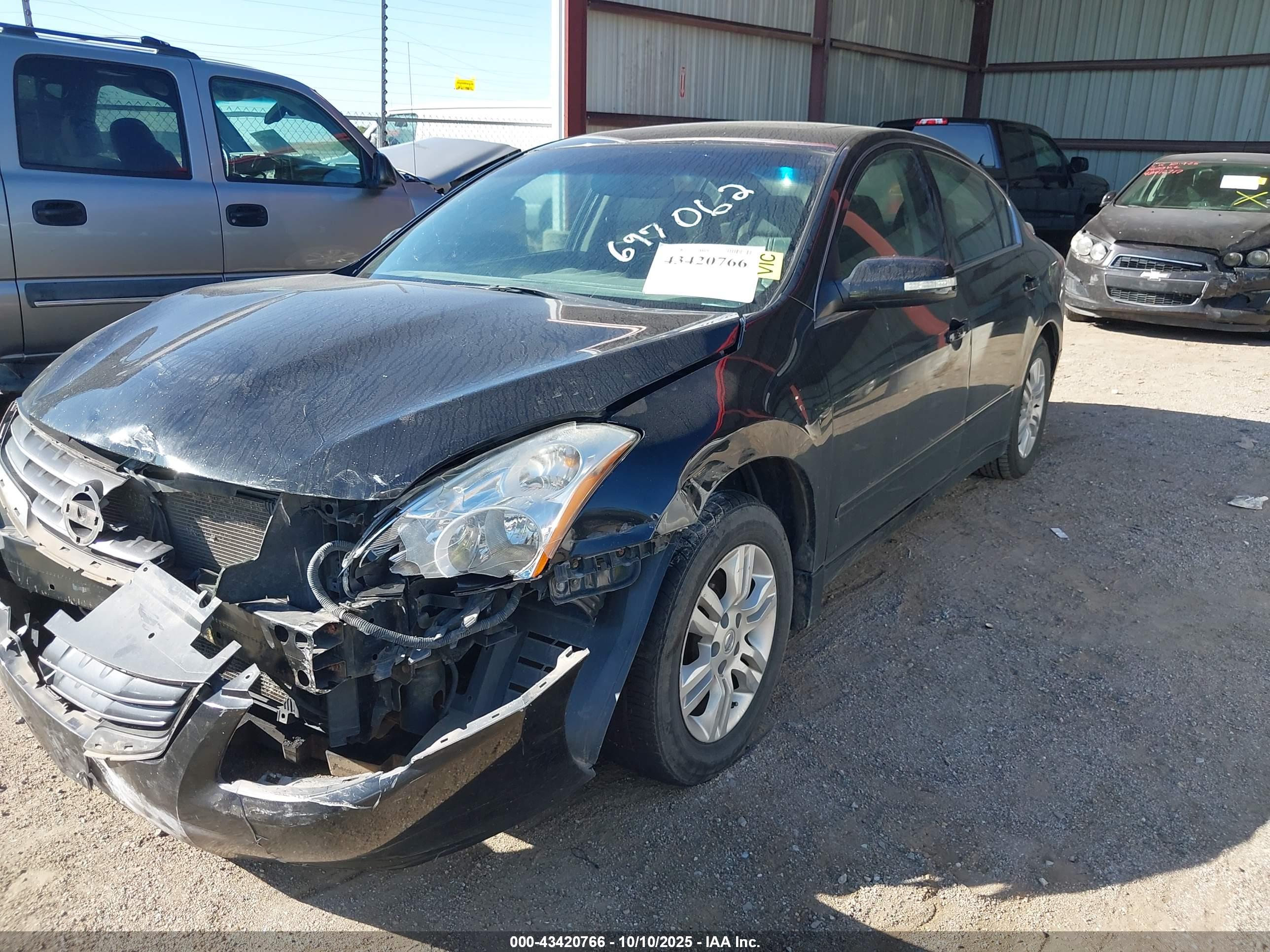 NISSAN ALTIMA image 2